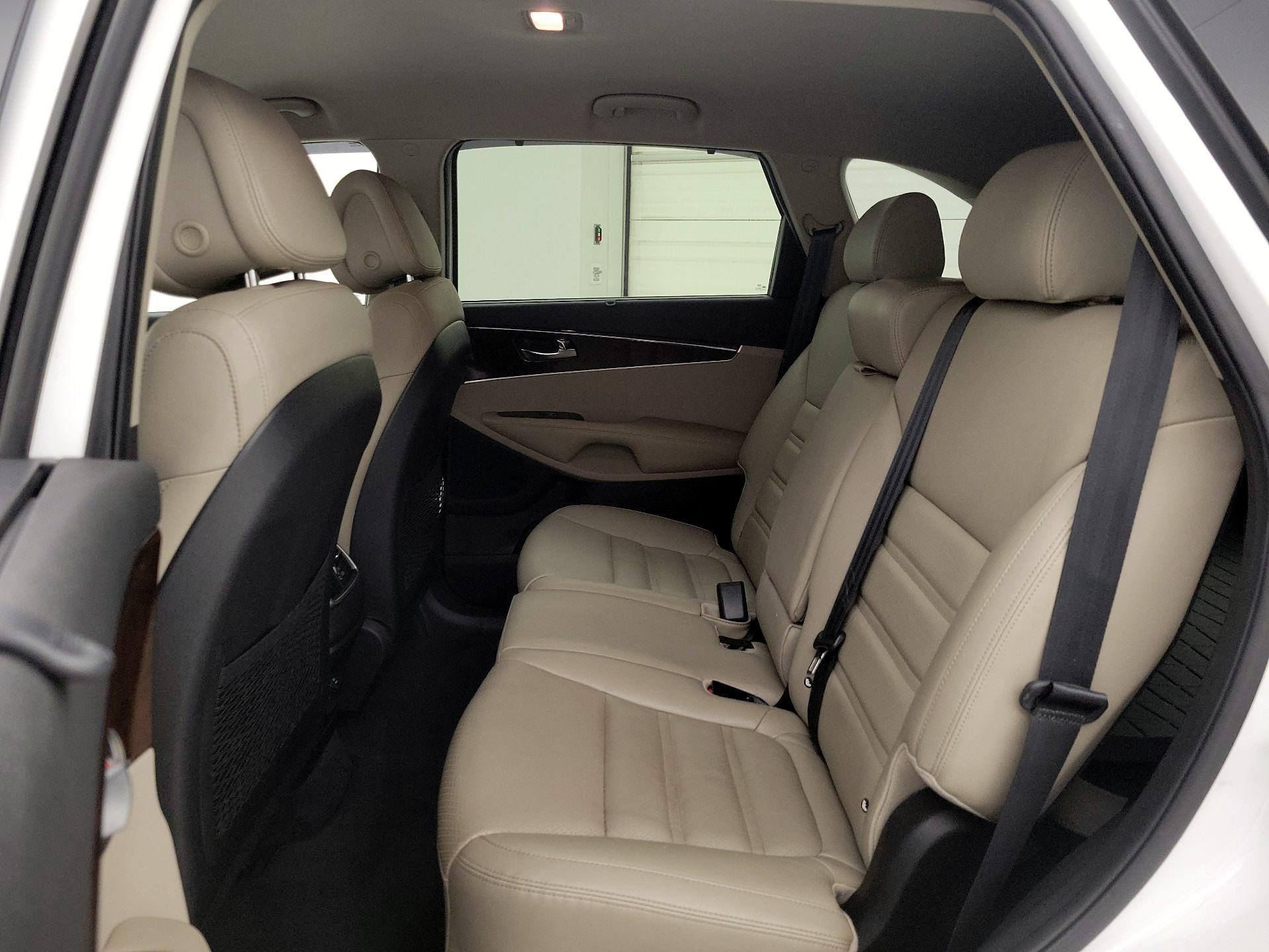 Thumbnail: 2016 Kia Sorento - 20
