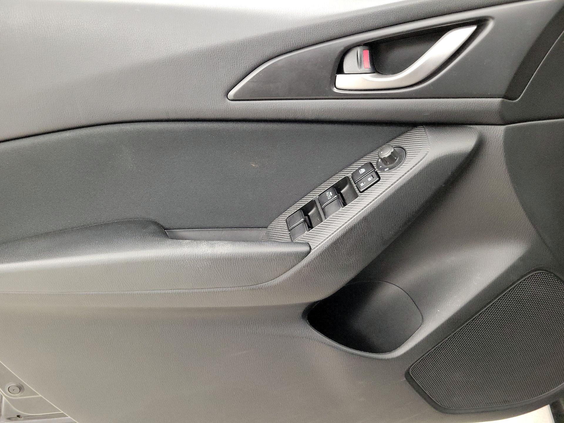 Thumbnail: 2015 Mazda Mazda3 - 12