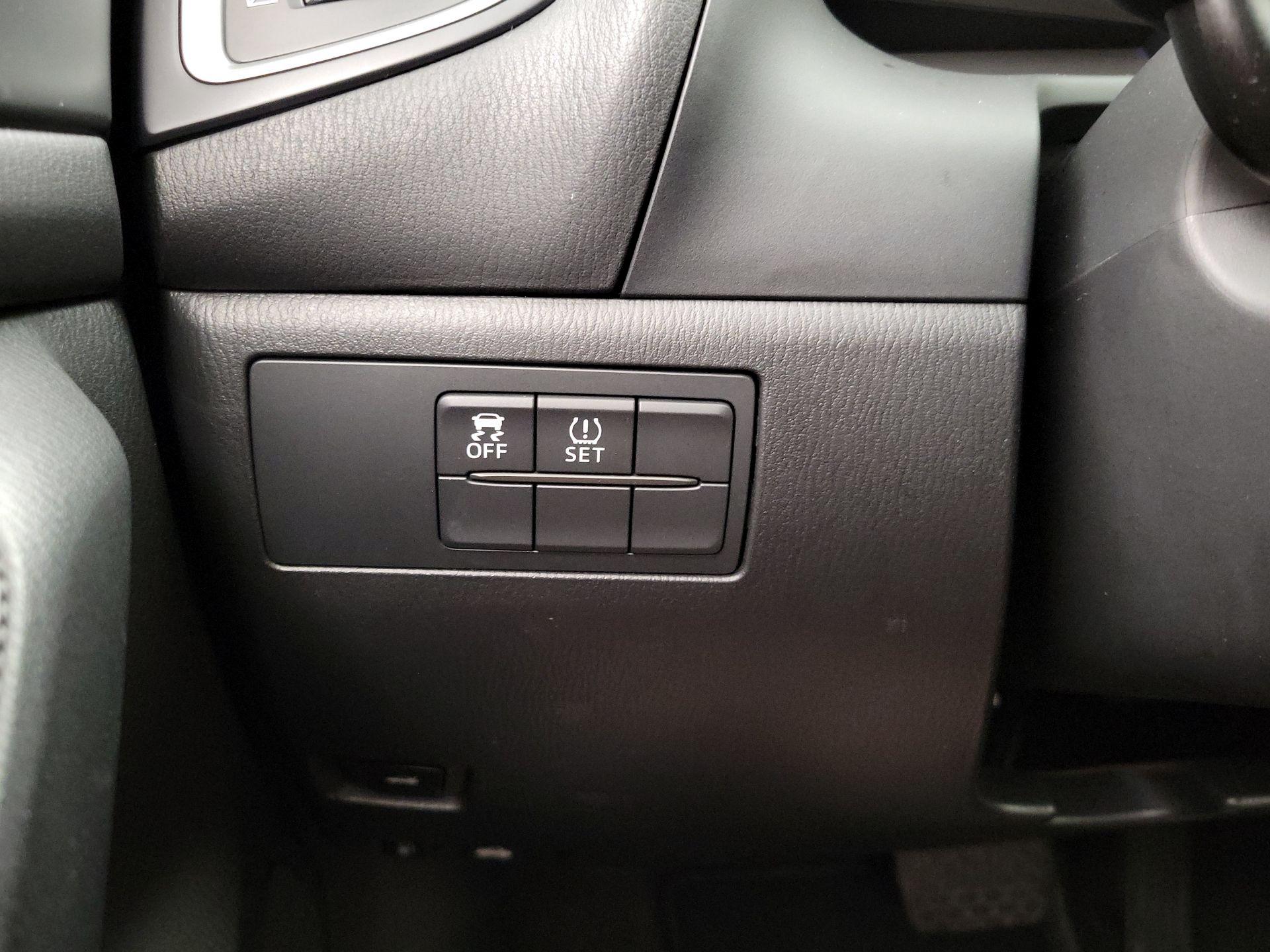 Thumbnail: 2015 Mazda Mazda3 - 13