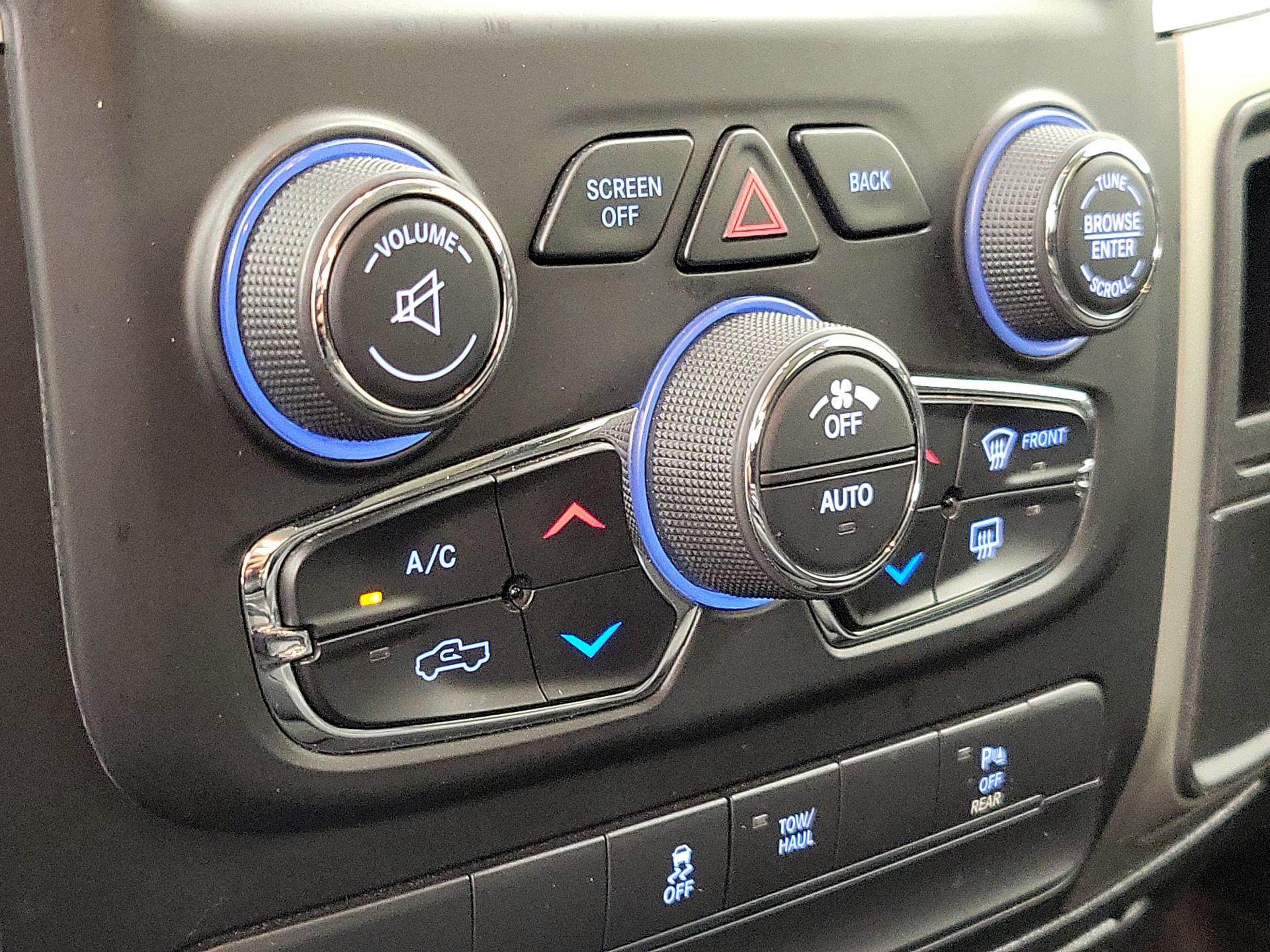 Thumbnail: 2020 RAM 1500 Classic - 16