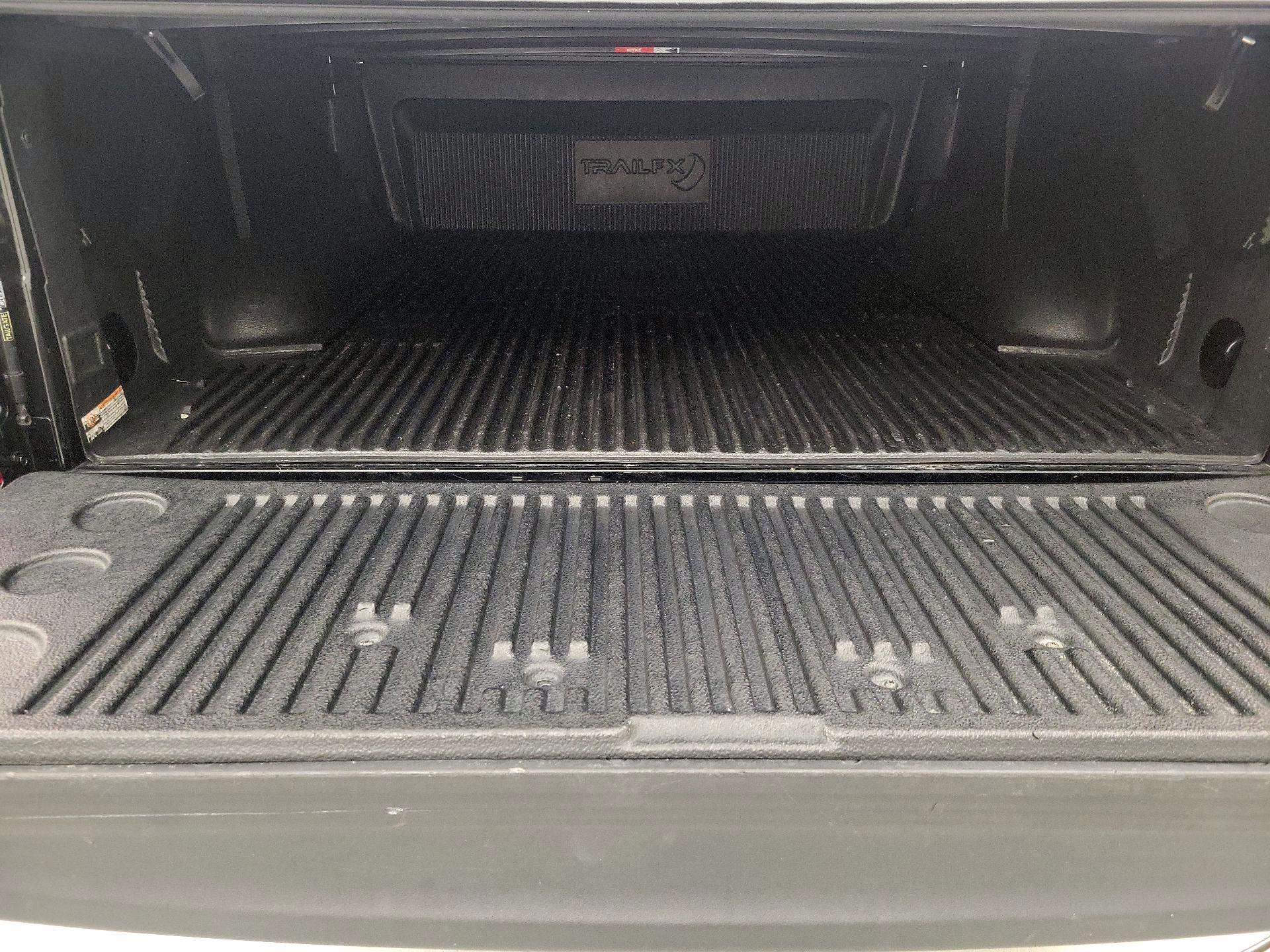 Thumbnail: 2020 RAM 1500 Classic - 20