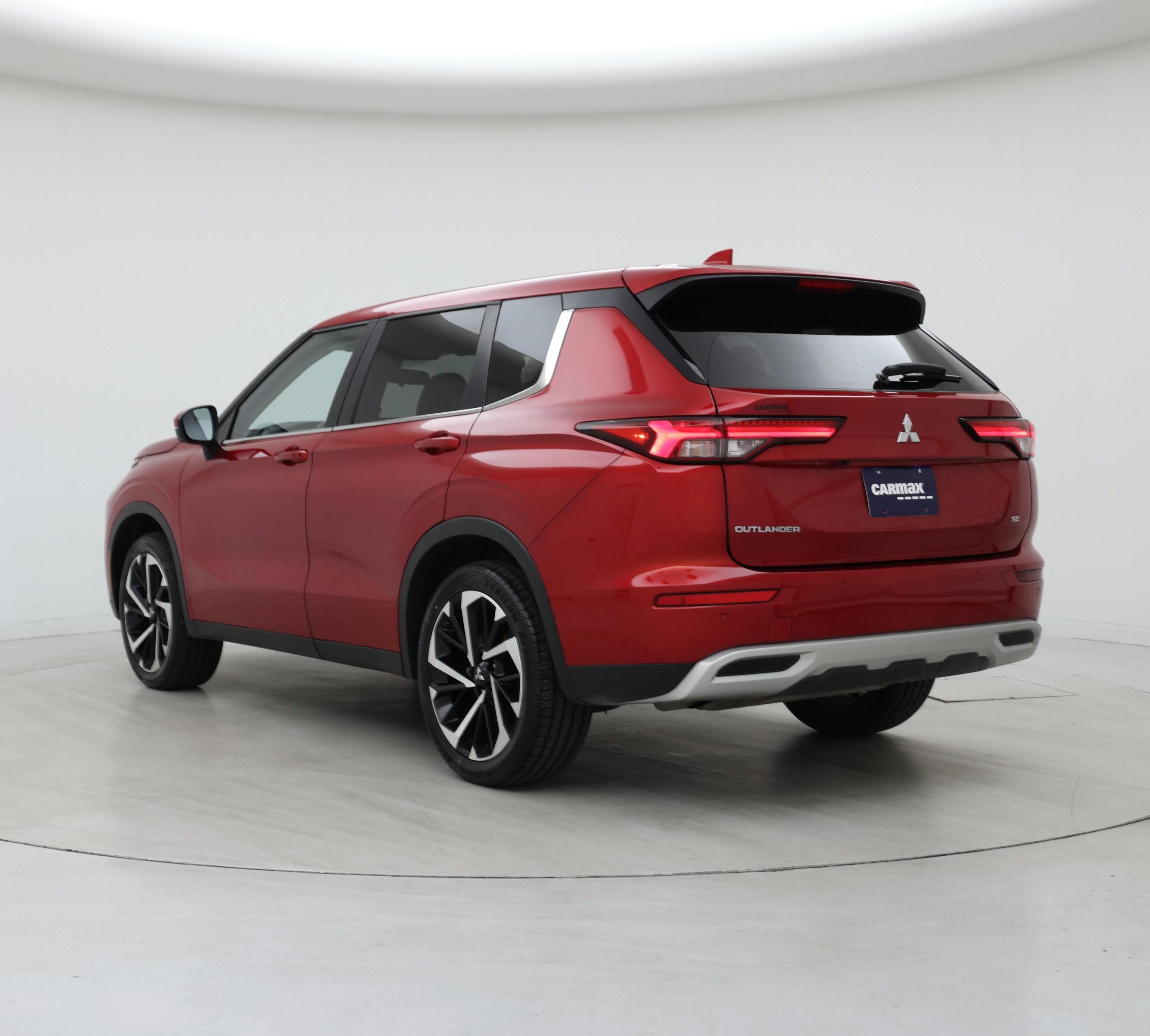 Thumbnail: 2023 Mitsubishi Outlander - 2