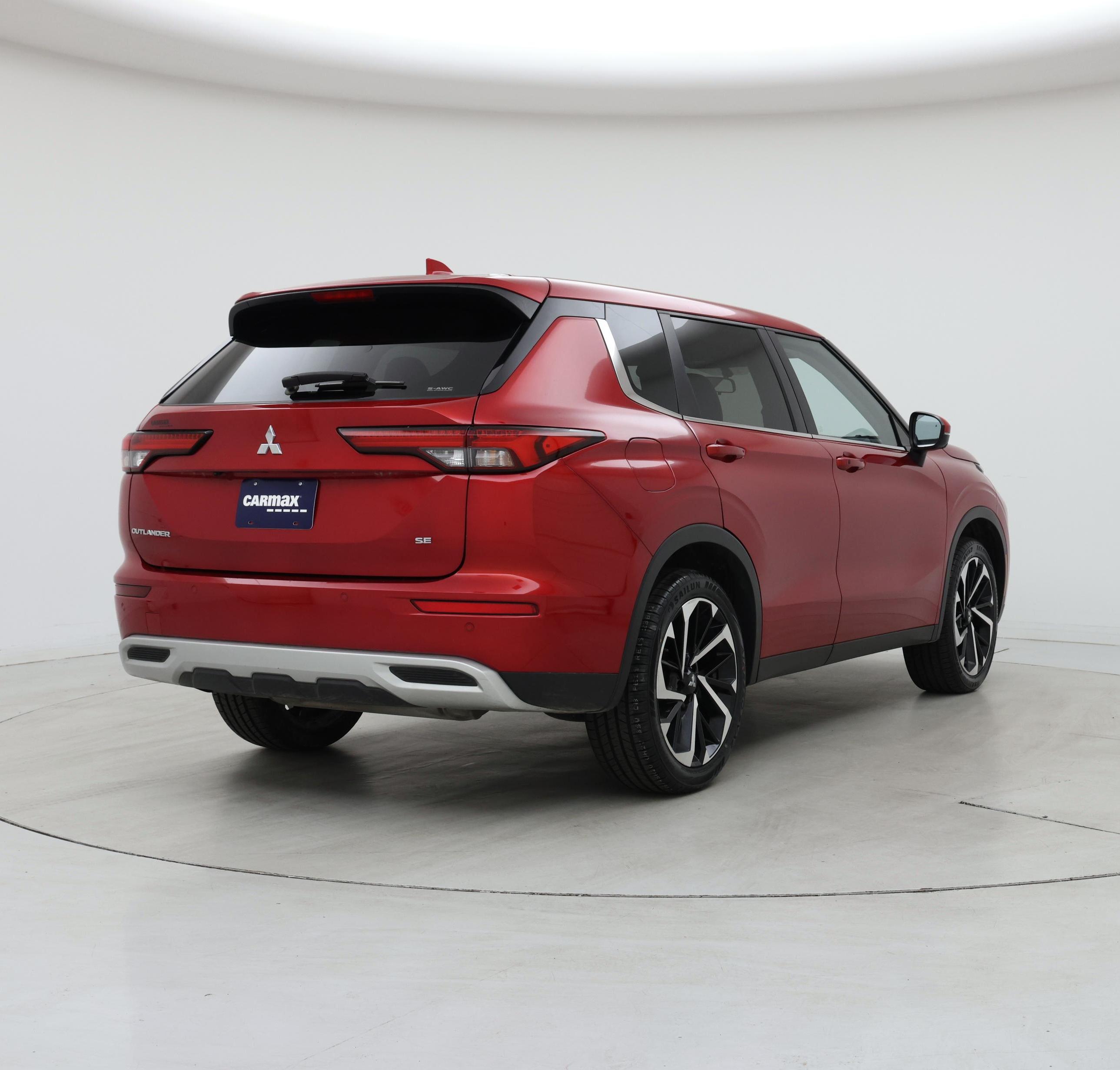 Thumbnail: 2023 Mitsubishi Outlander - 8