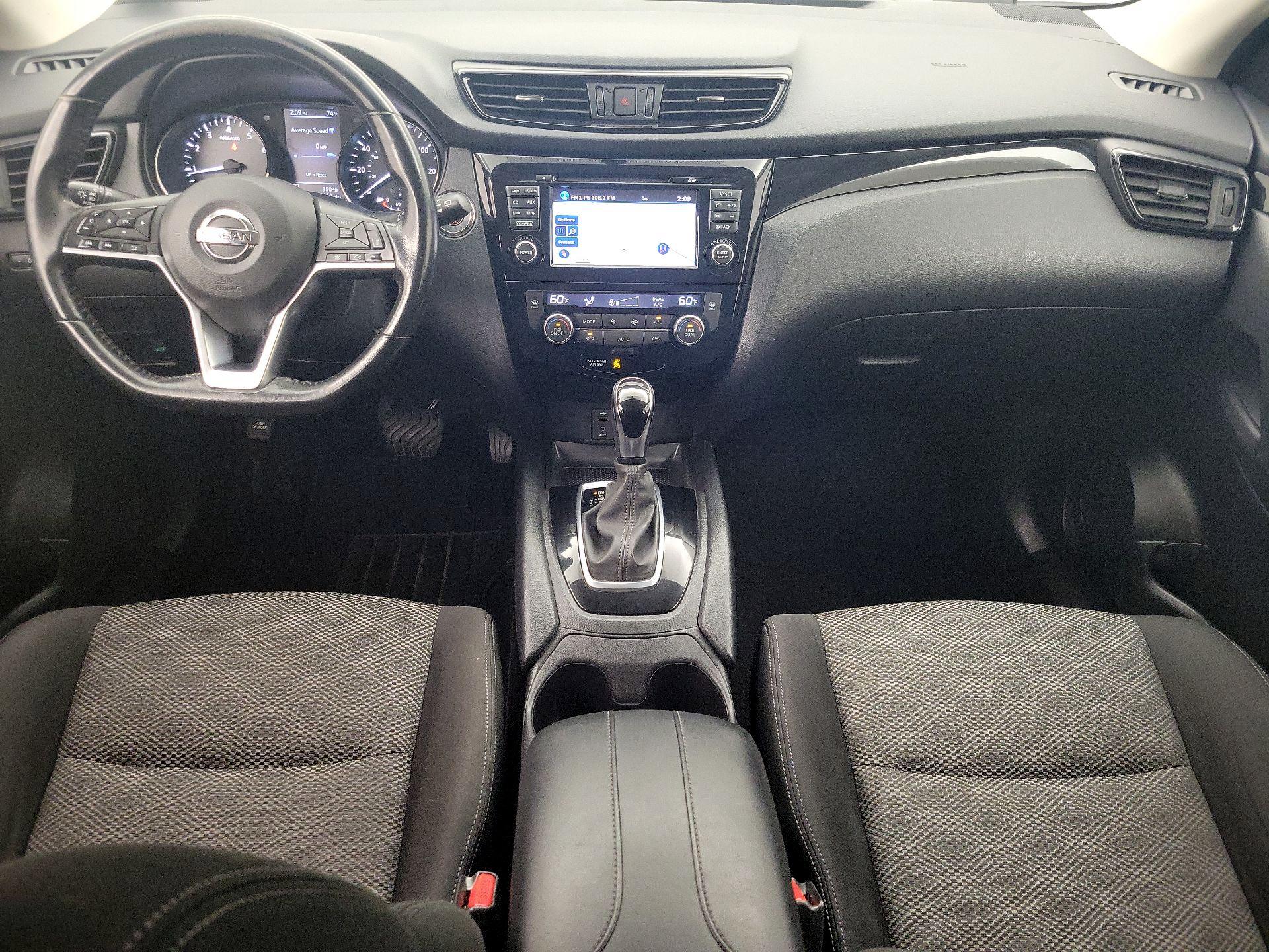 Thumbnail: 2018 Nissan Rogue Sport - 9