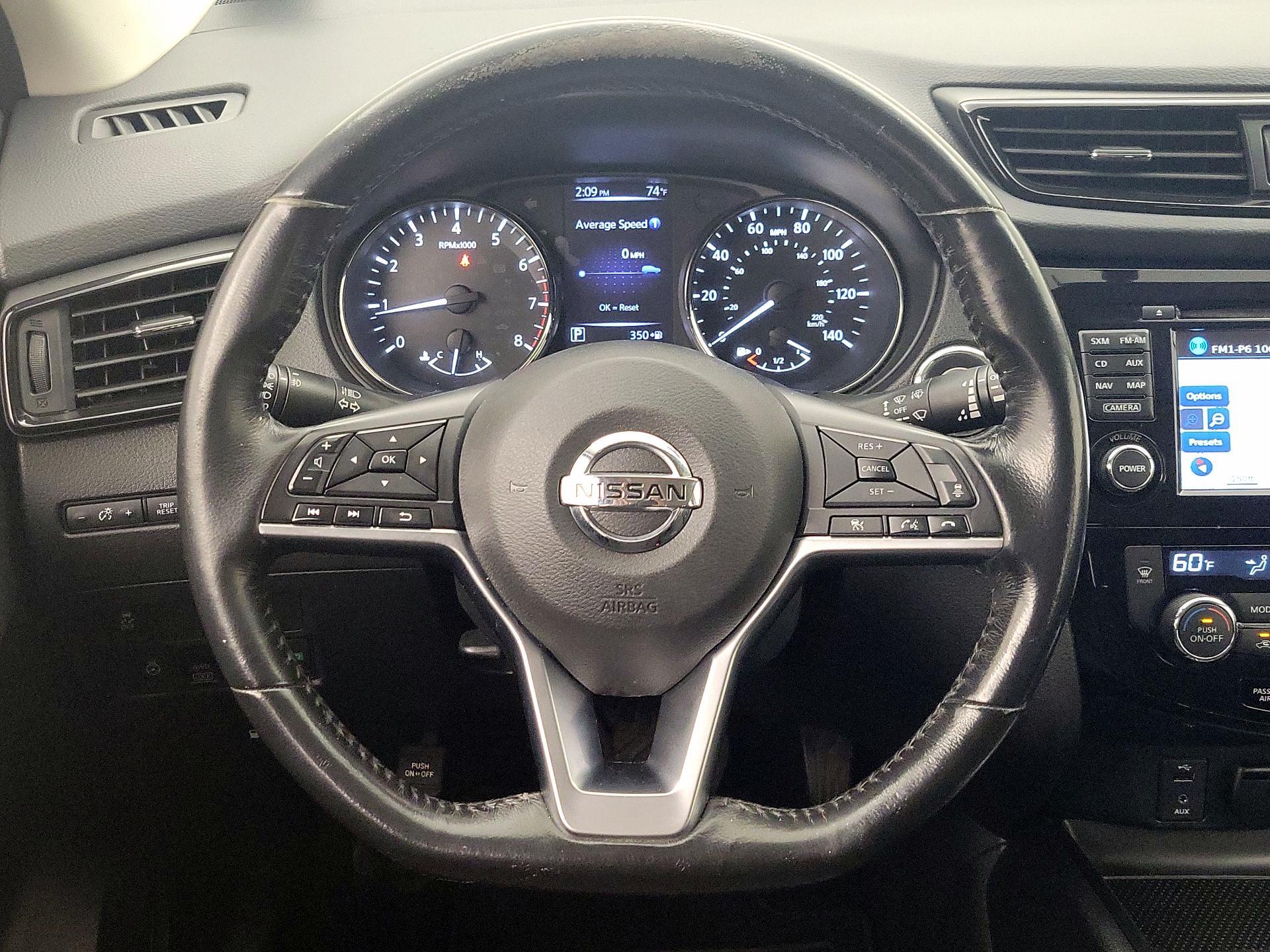 Thumbnail: 2018 Nissan Rogue Sport - 10