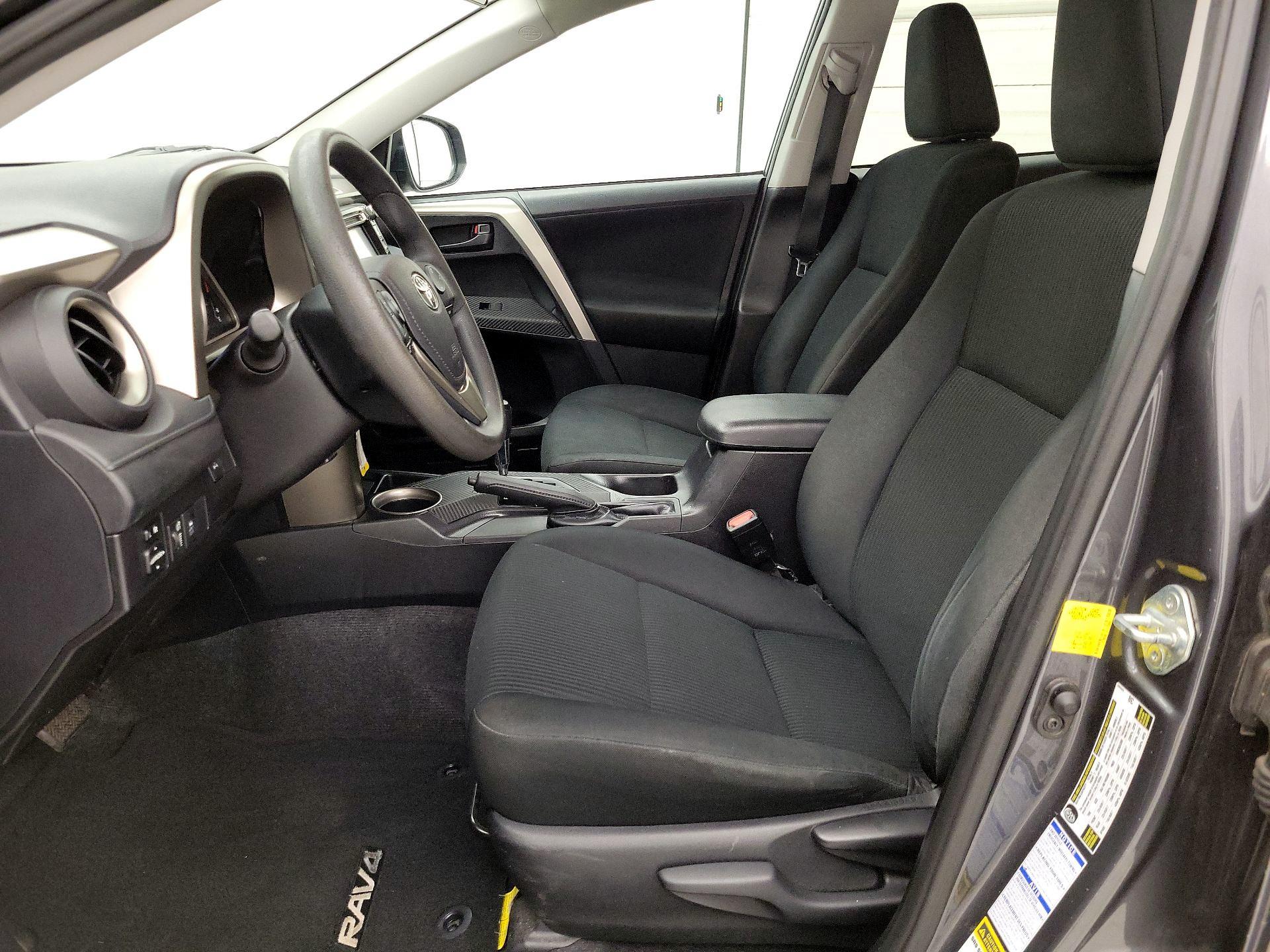 Thumbnail: 2015 Toyota RAV4 - 11