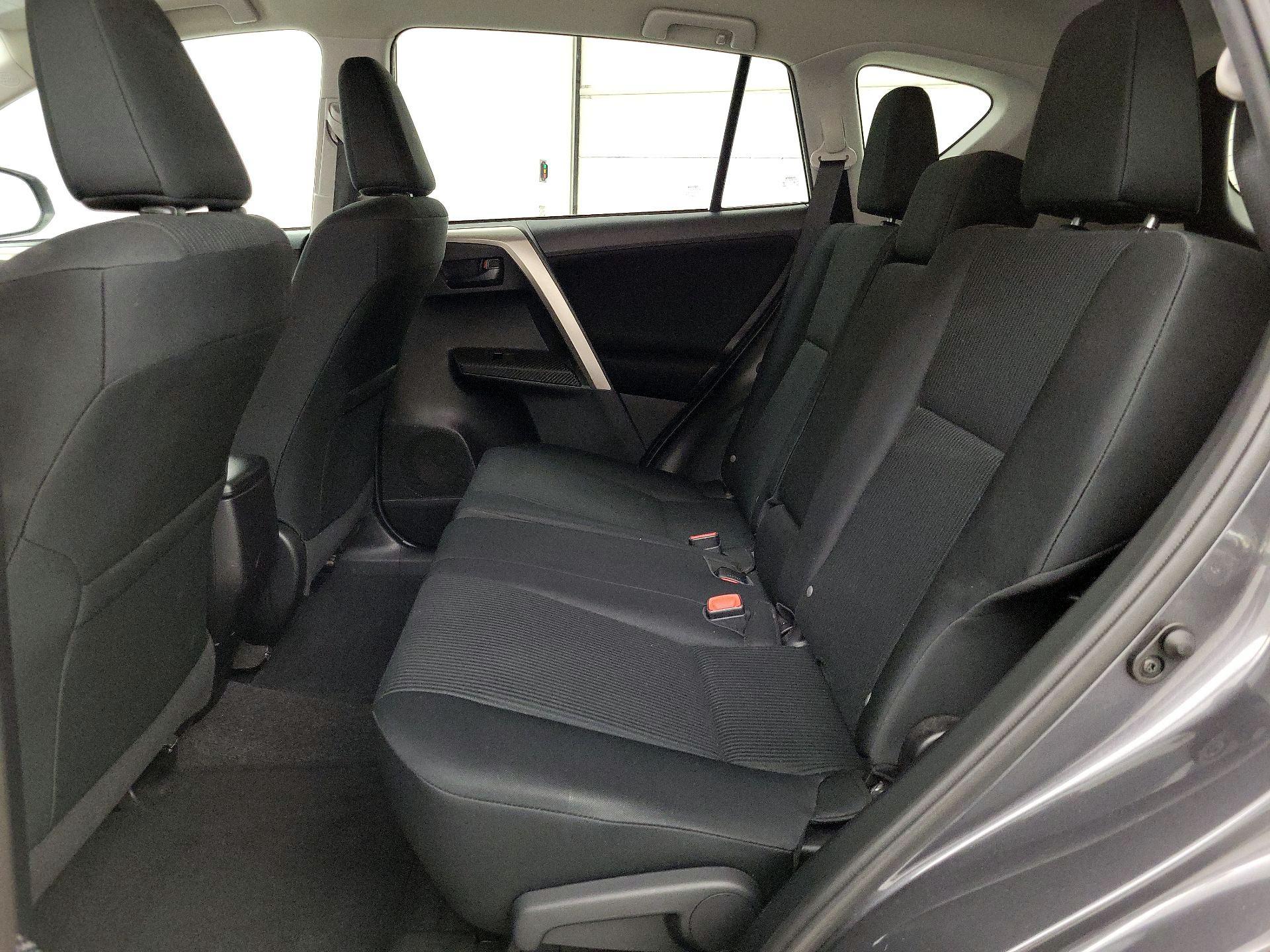 Thumbnail: 2015 Toyota RAV4 - 19