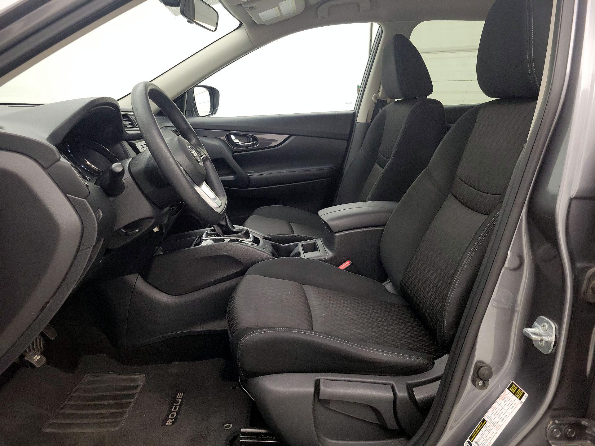 Thumbnail: 2017 Nissan Rogue - 11
