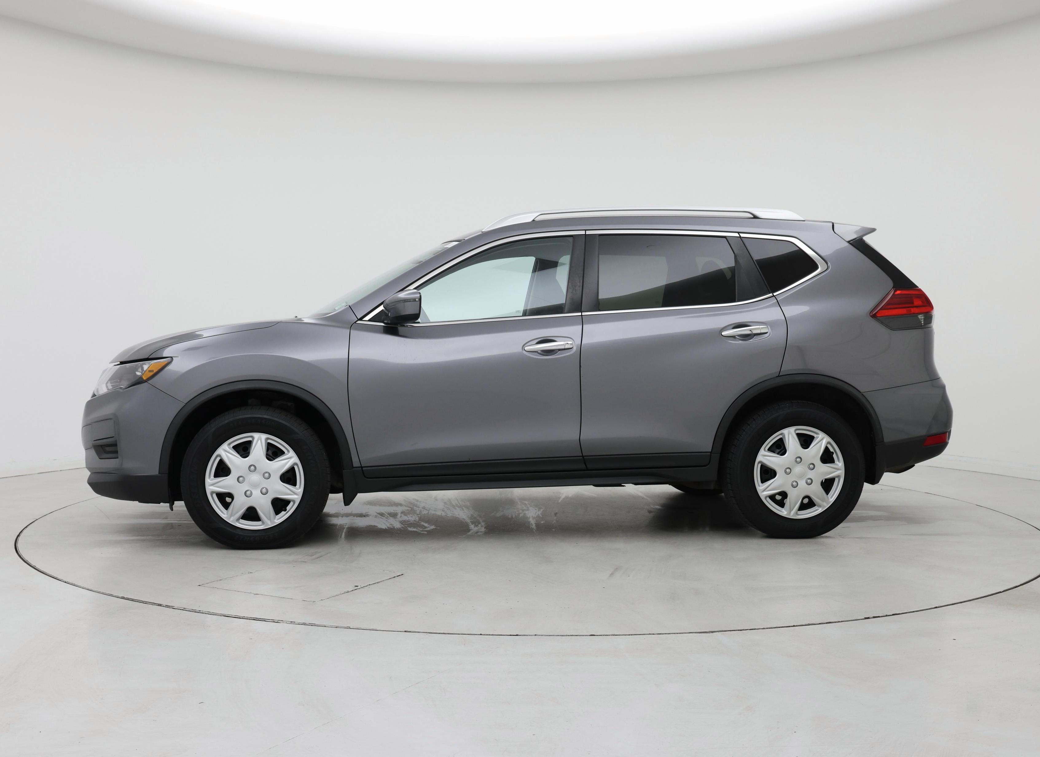 Thumbnail: 2017 Nissan Rogue - 3