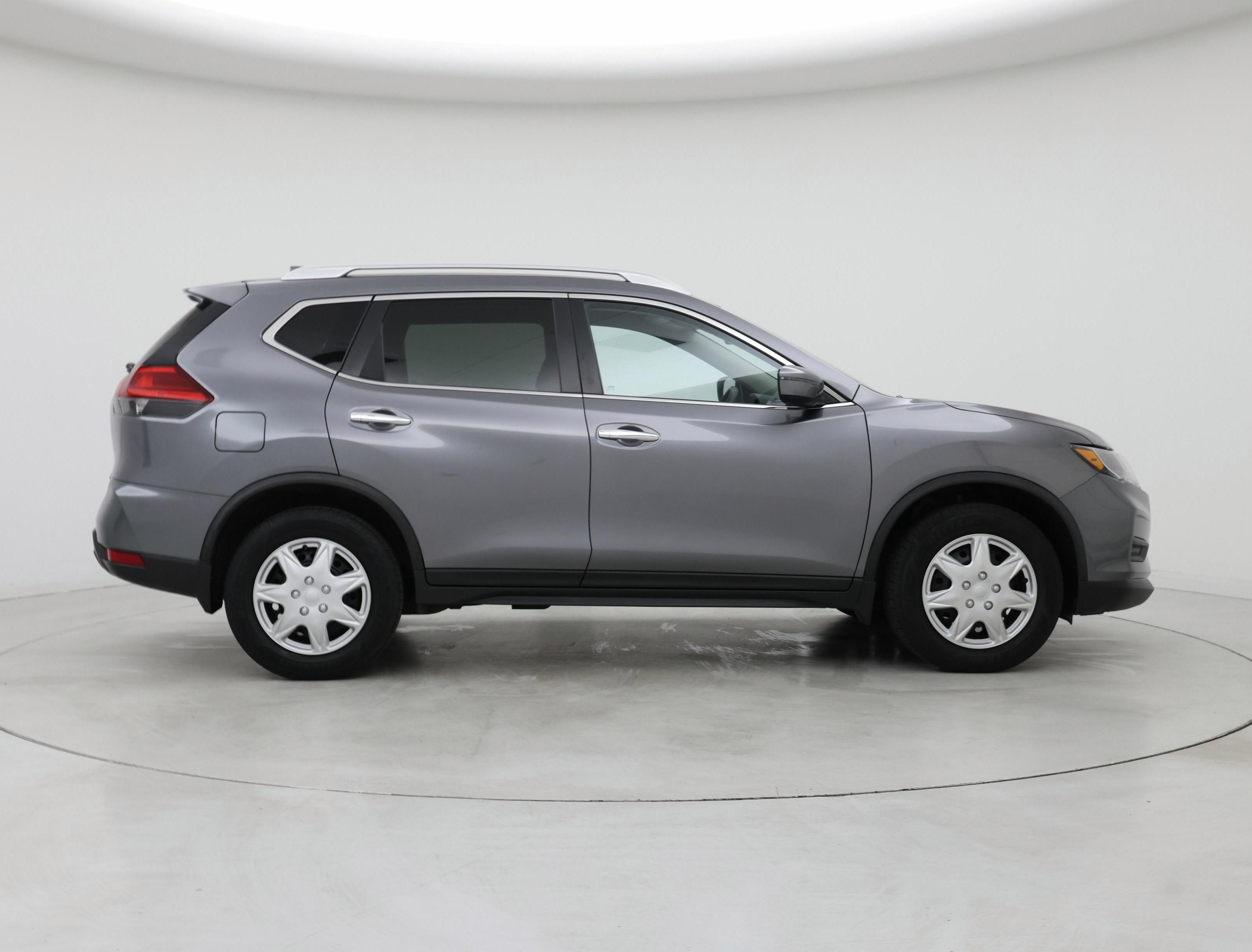 Thumbnail: 2017 Nissan Rogue - 7