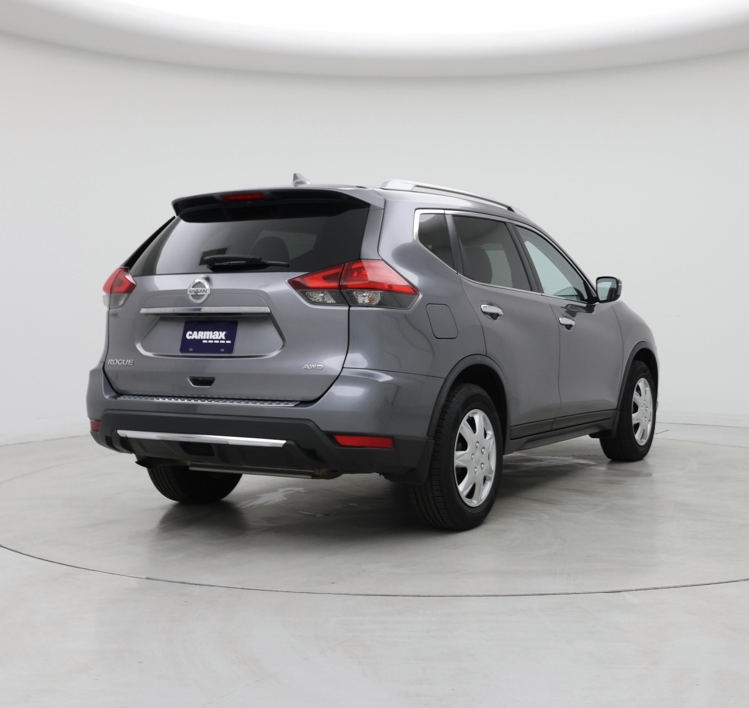 Thumbnail: 2017 Nissan Rogue - 8
