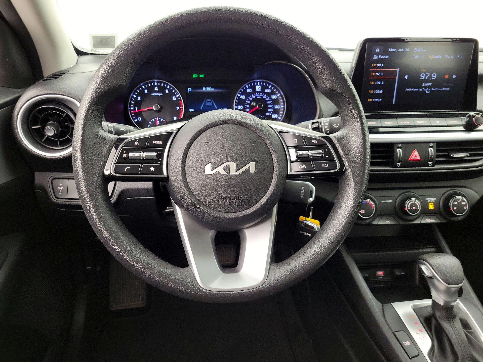 Thumbnail: 2022 Kia Forte - 10