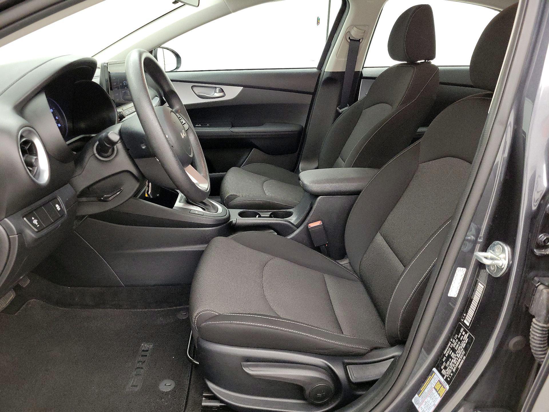 Thumbnail: 2022 Kia Forte - 11