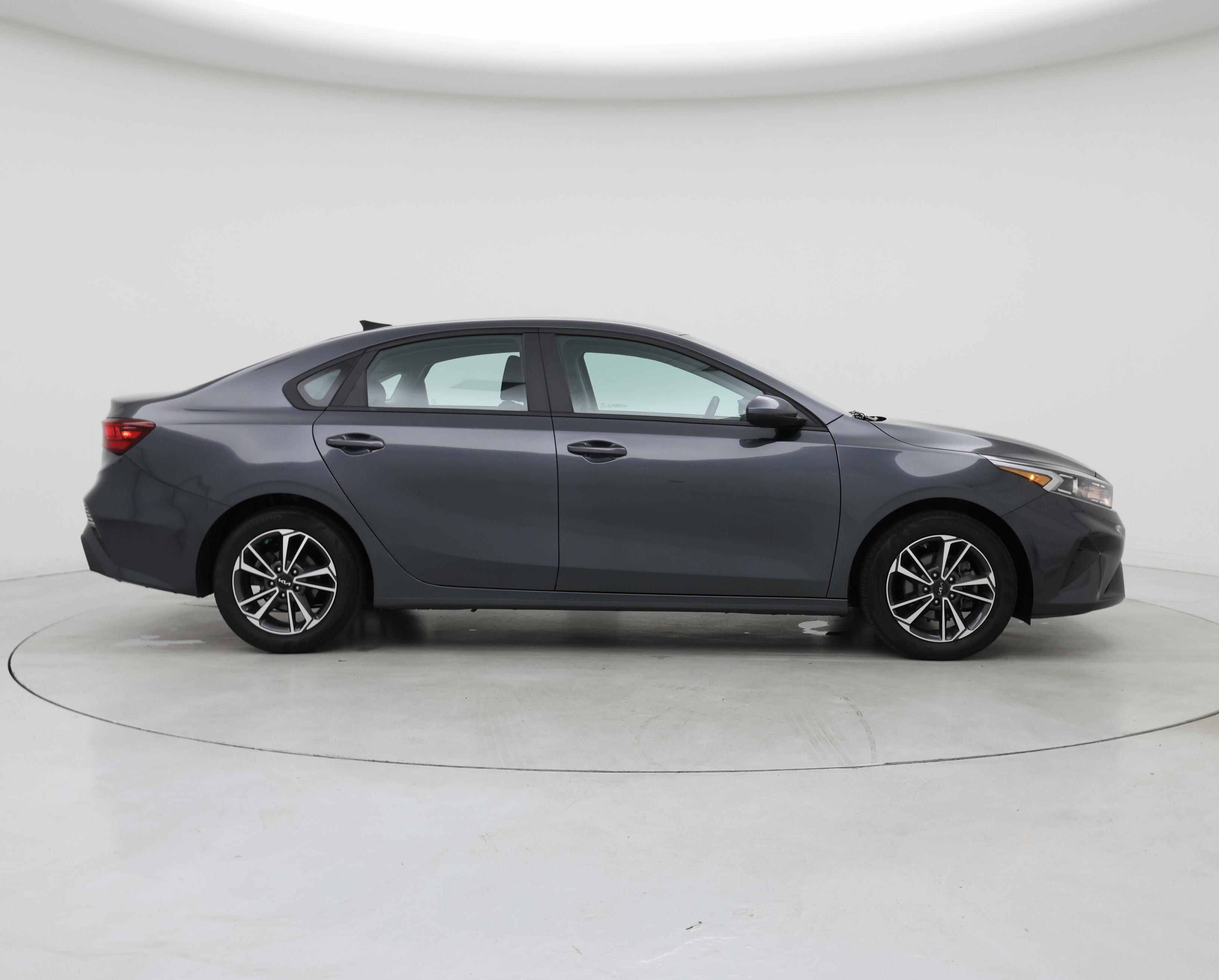 Thumbnail: 2022 Kia Forte - 7