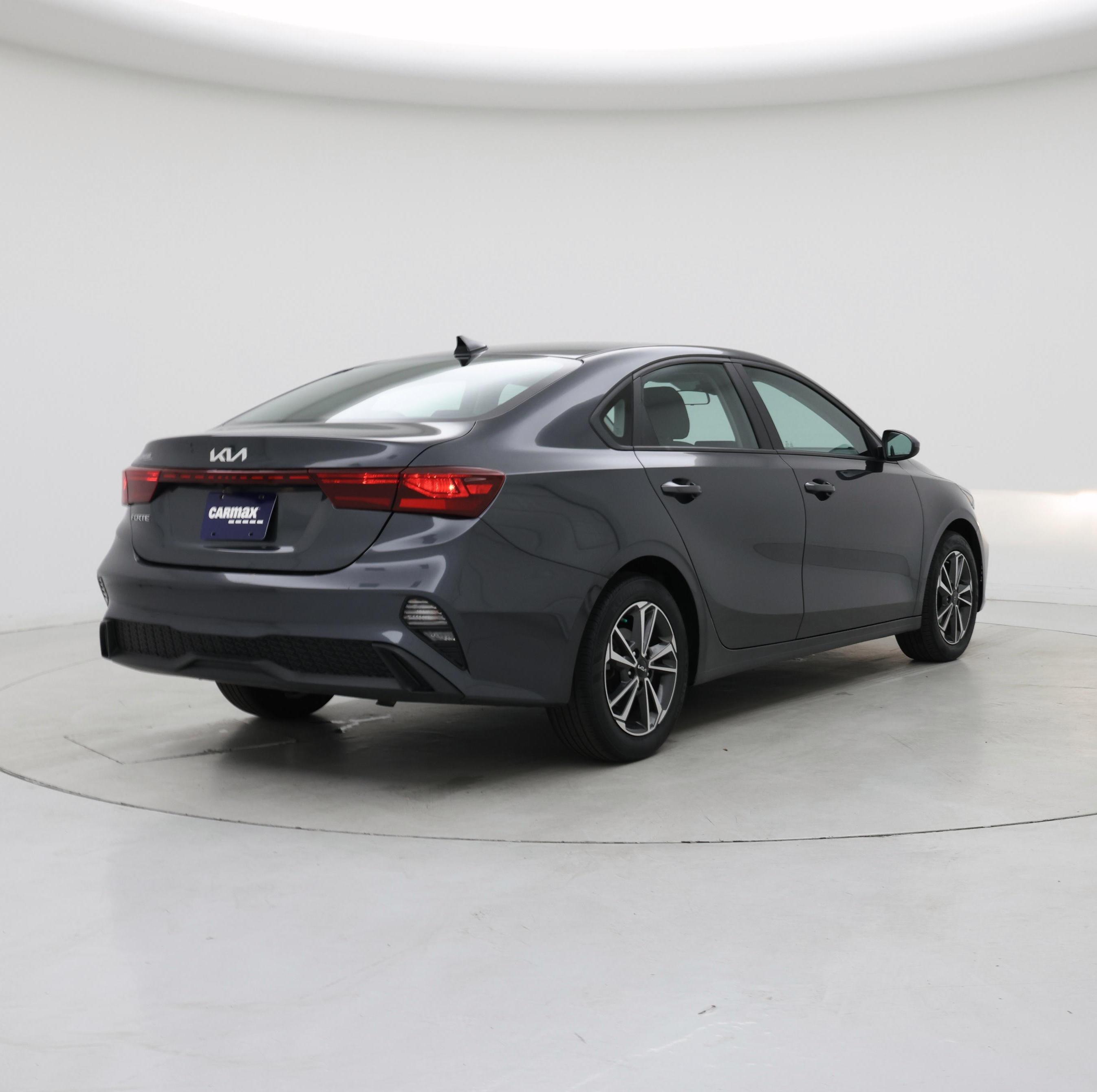 Thumbnail: 2022 Kia Forte - 8