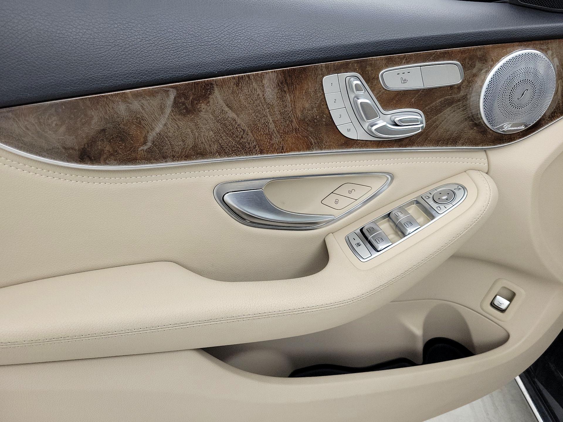 Thumbnail: 2016 Mercedes-Benz C-Class - 12