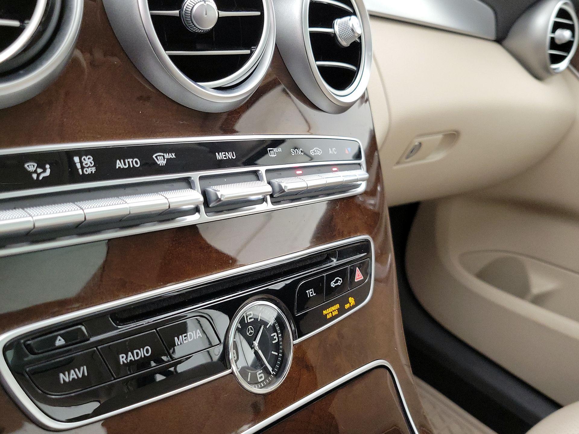 Thumbnail: 2016 Mercedes-Benz C-Class - 17