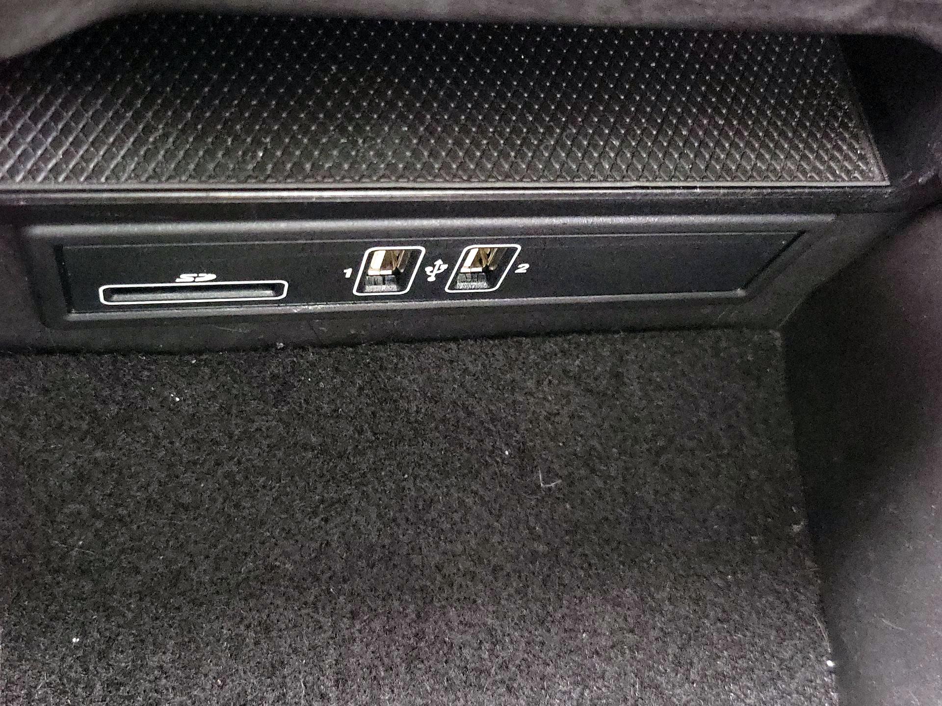 Thumbnail: 2016 Mercedes-Benz C-Class - 19