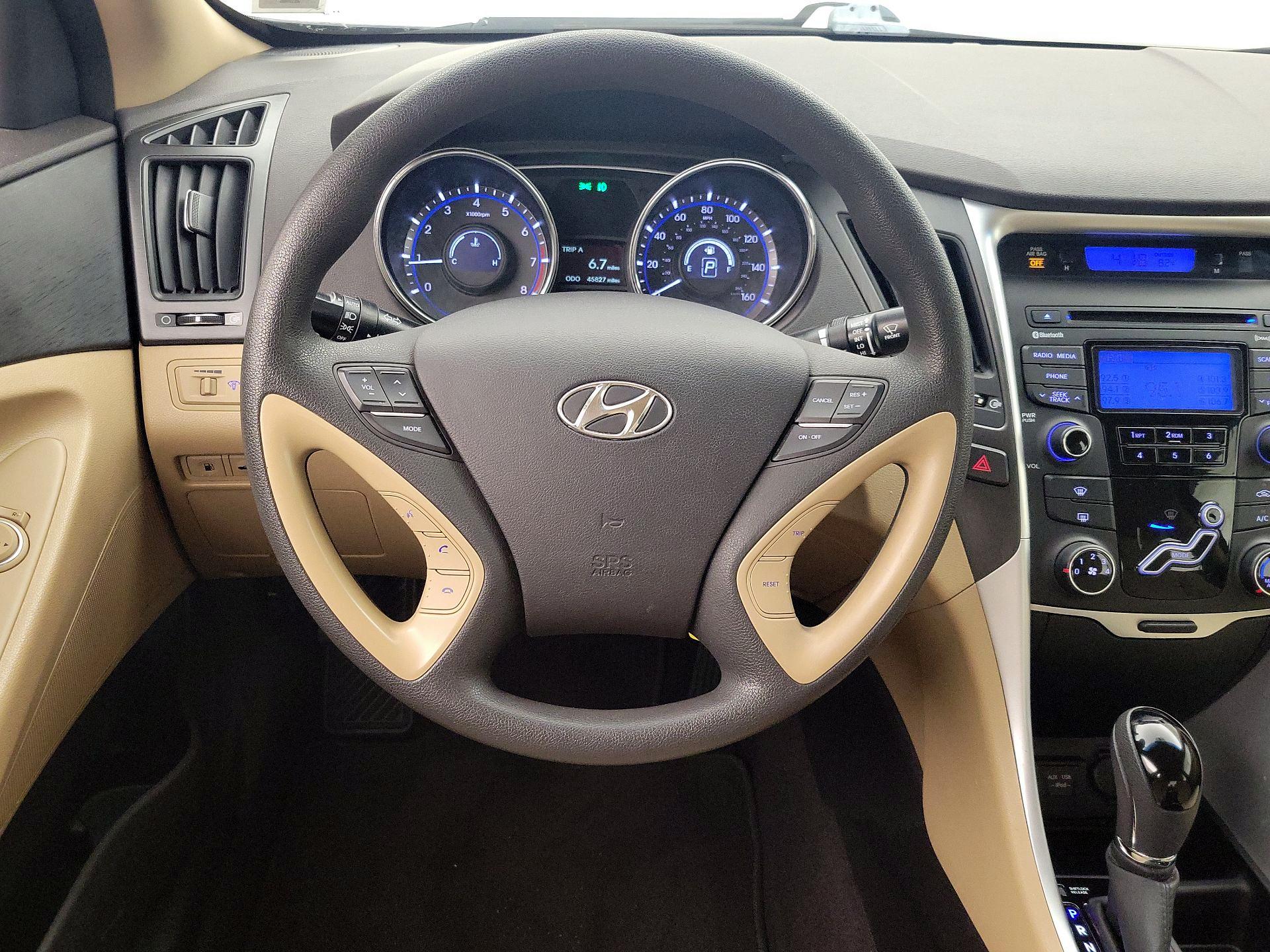 Thumbnail: 2013 Hyundai Sonata - 10
