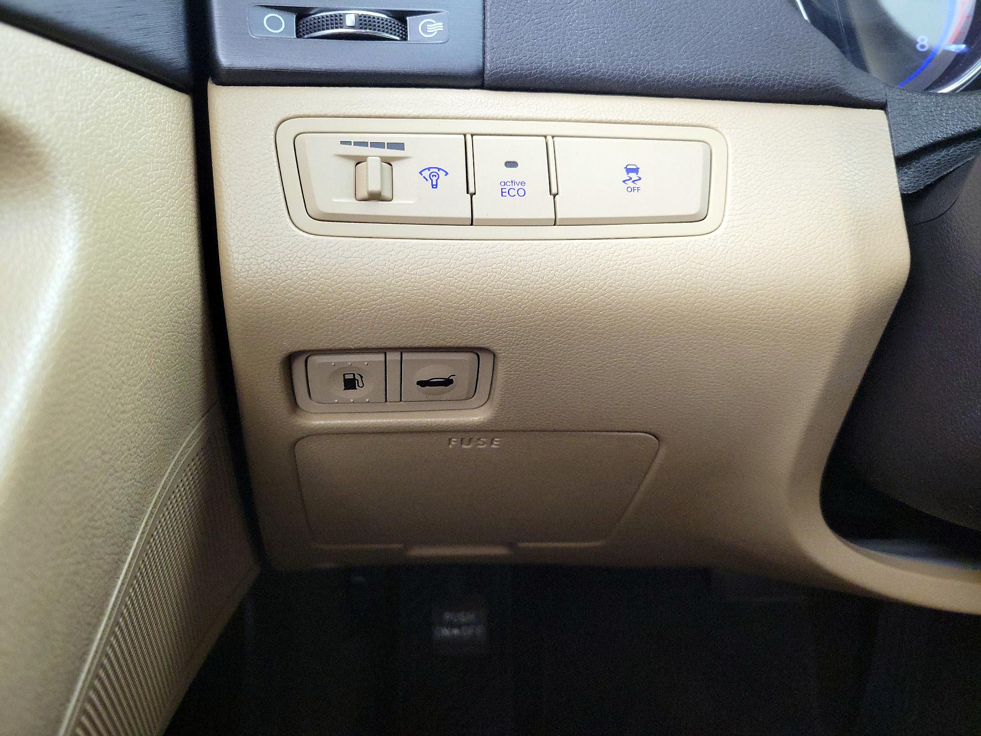 Thumbnail: 2013 Hyundai Sonata - 13