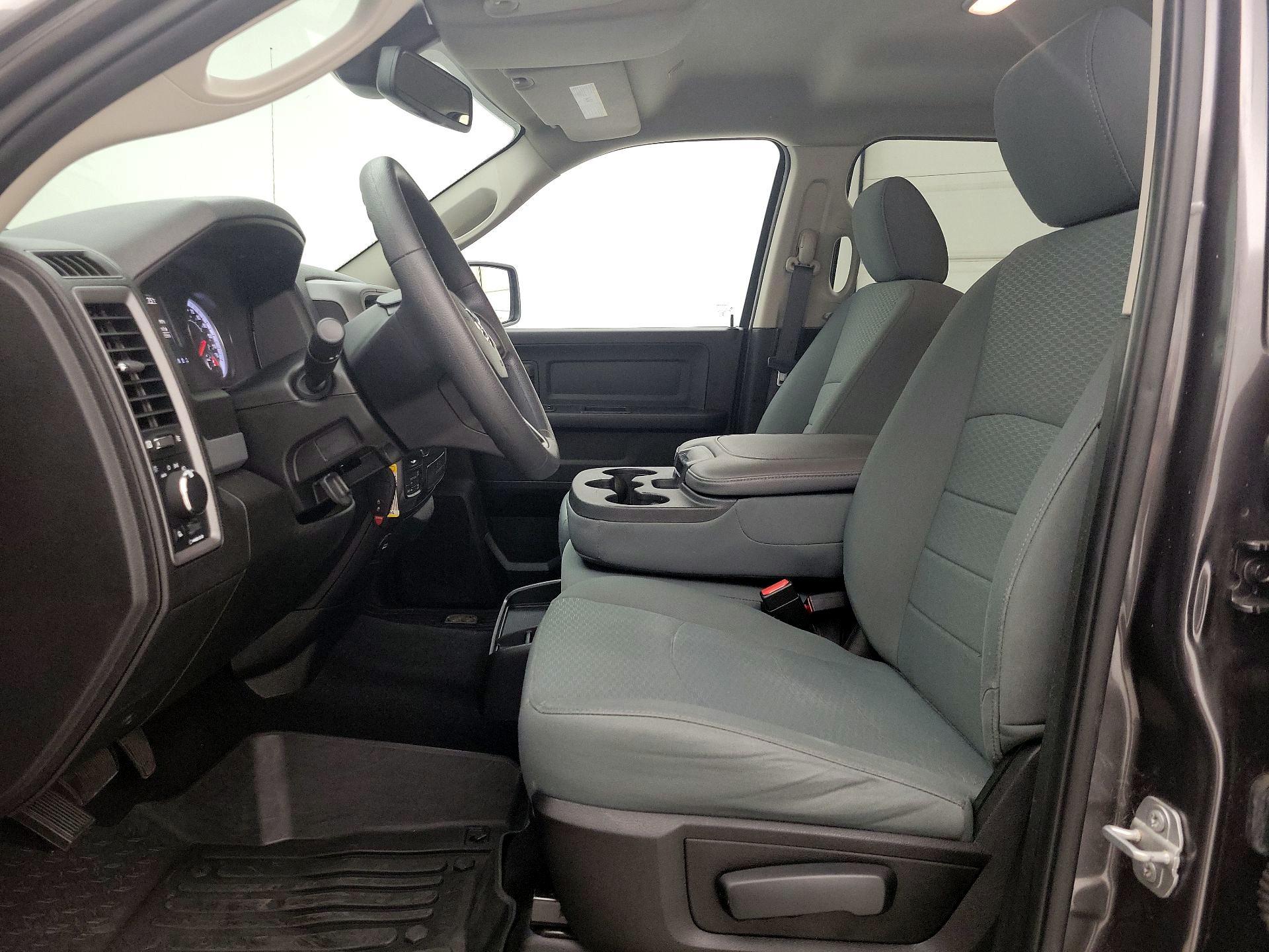 Thumbnail: 2019 RAM 1500 Classic - 11
