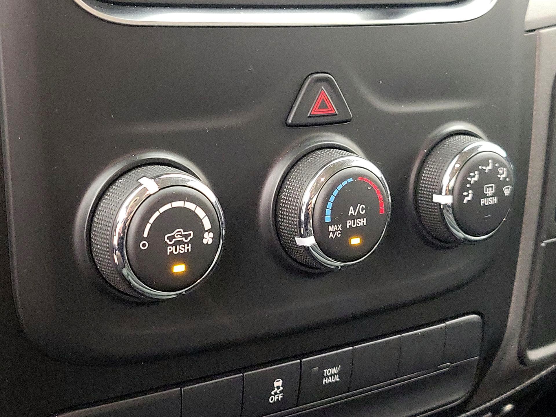 Thumbnail: 2019 RAM 1500 Classic - 16