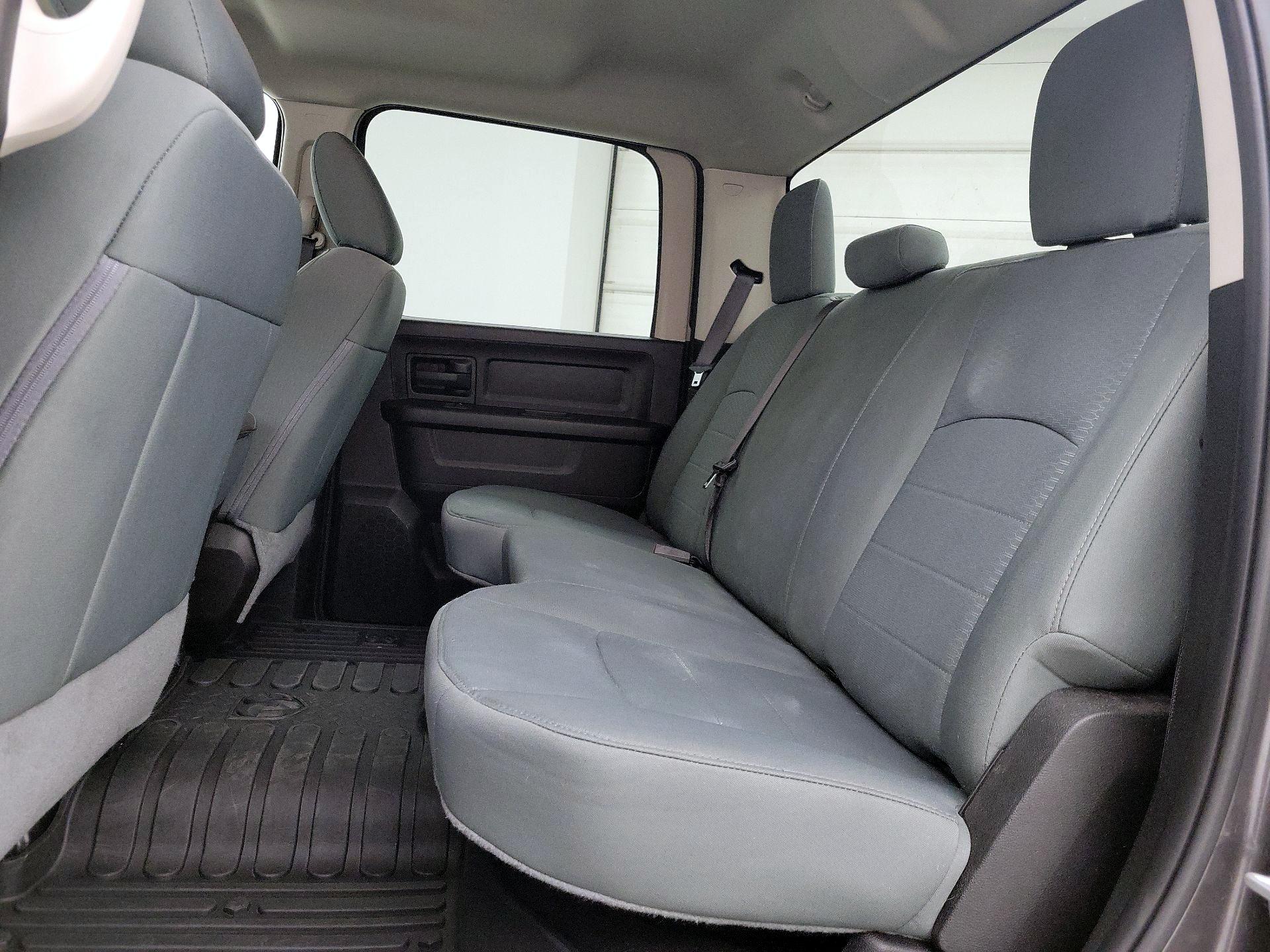 Thumbnail: 2019 RAM 1500 Classic - 19
