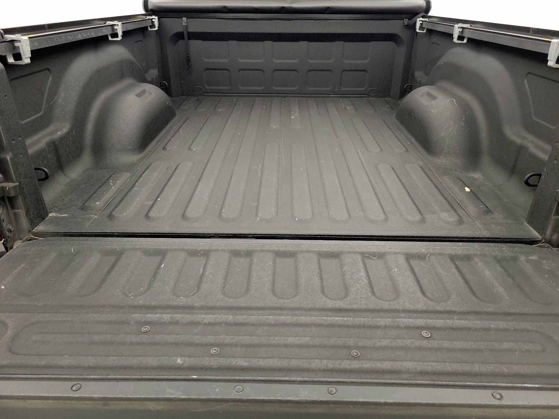 Thumbnail: 2019 RAM 1500 Classic - 20