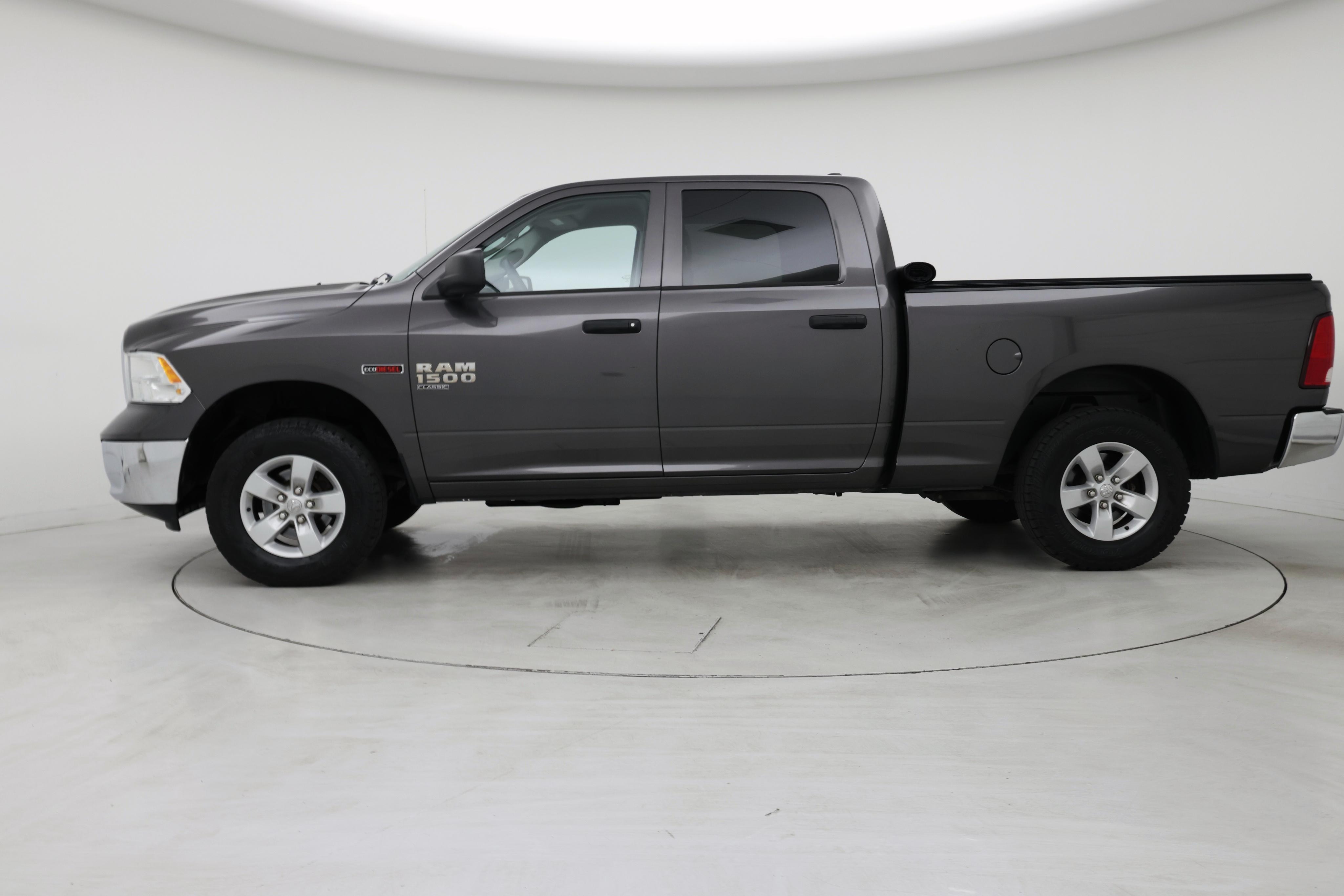 Thumbnail: 2019 RAM 1500 Classic - 3