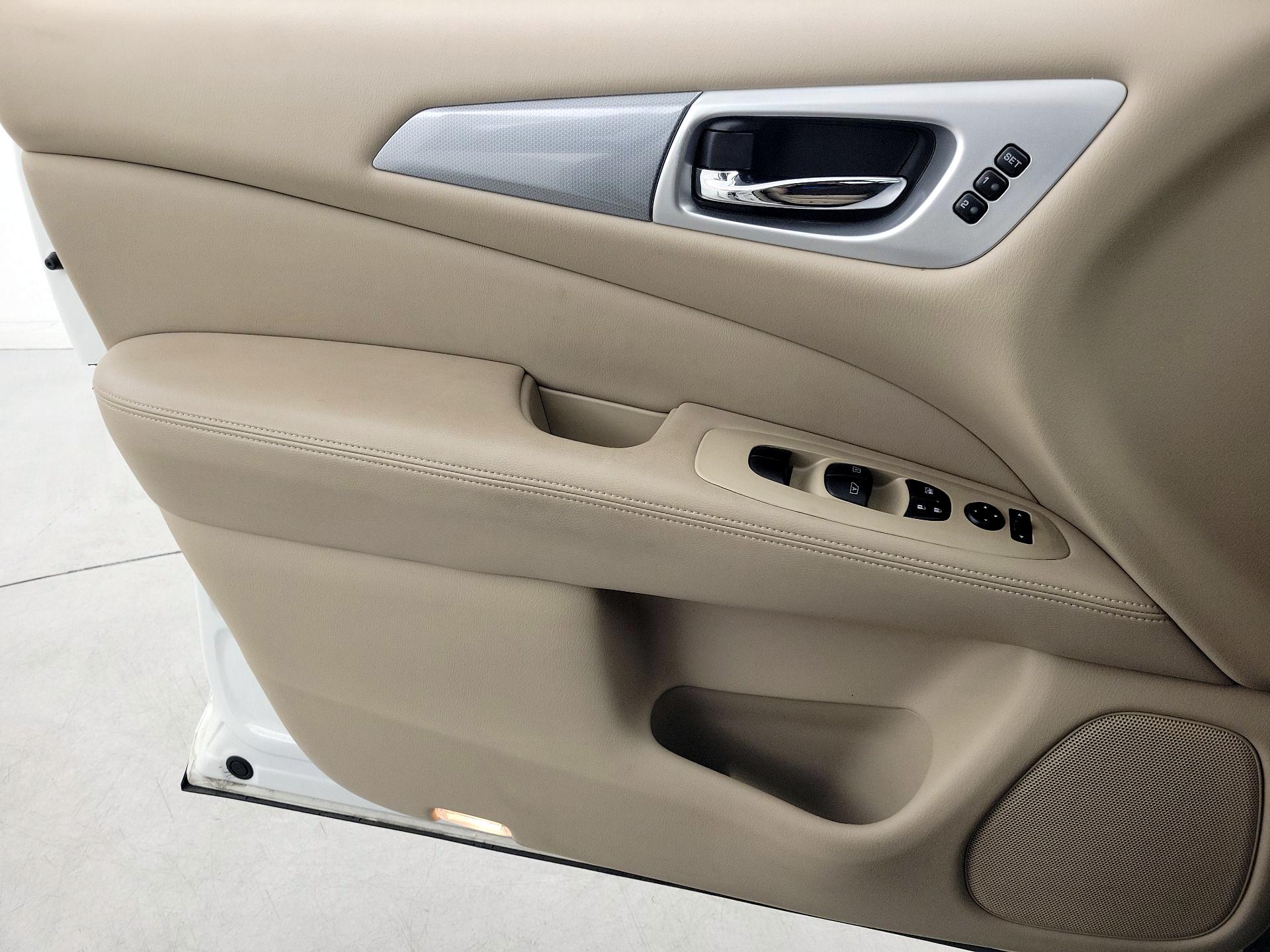 Thumbnail: 2019 Nissan Pathfinder - 12
