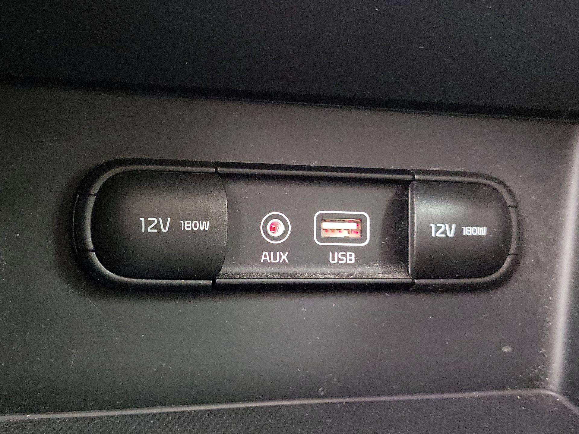 Thumbnail: 2017 Kia Niro - 18