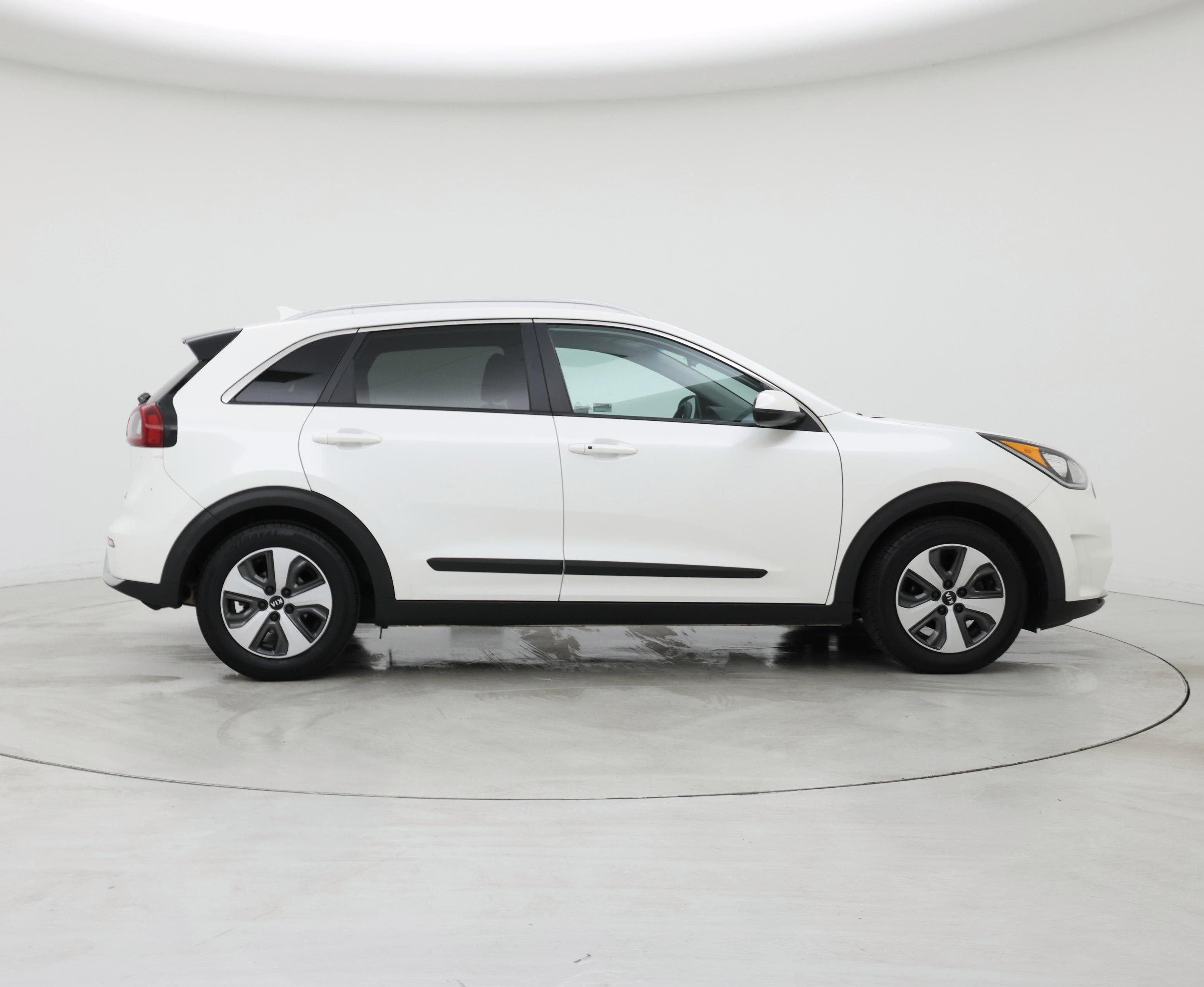 Thumbnail: 2017 Kia Niro - 7