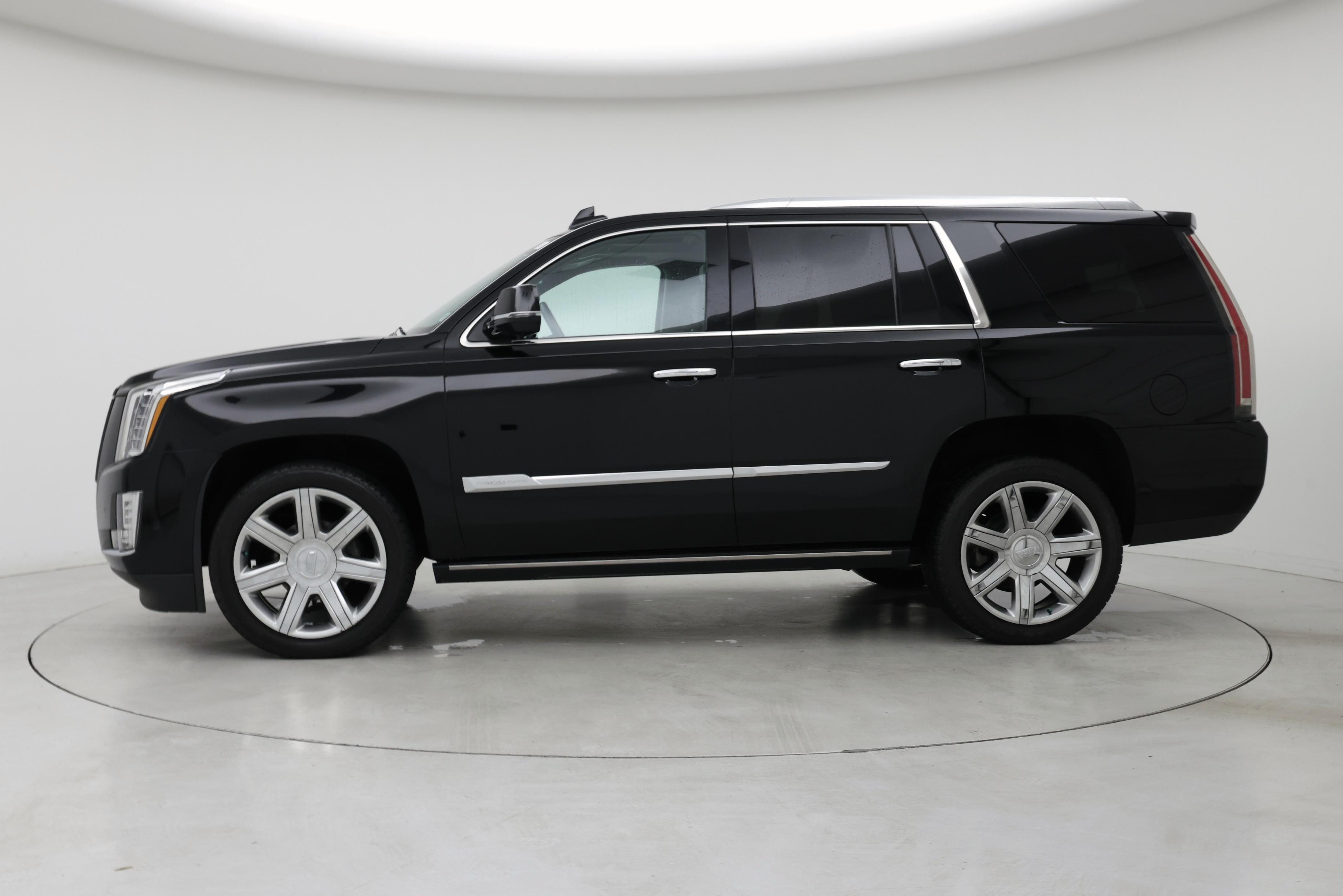 Thumbnail: 2017 Cadillac Escalade - 3