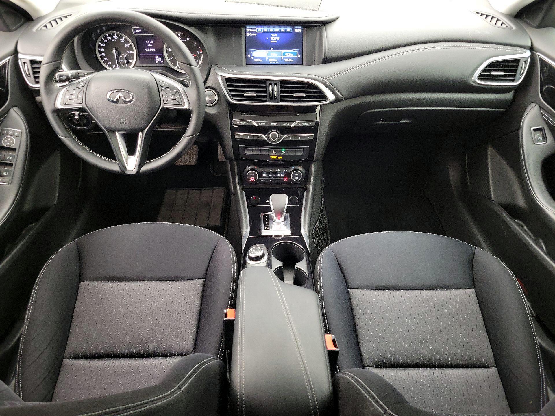 Thumbnail: 2017 INFINITI QX30 - 9