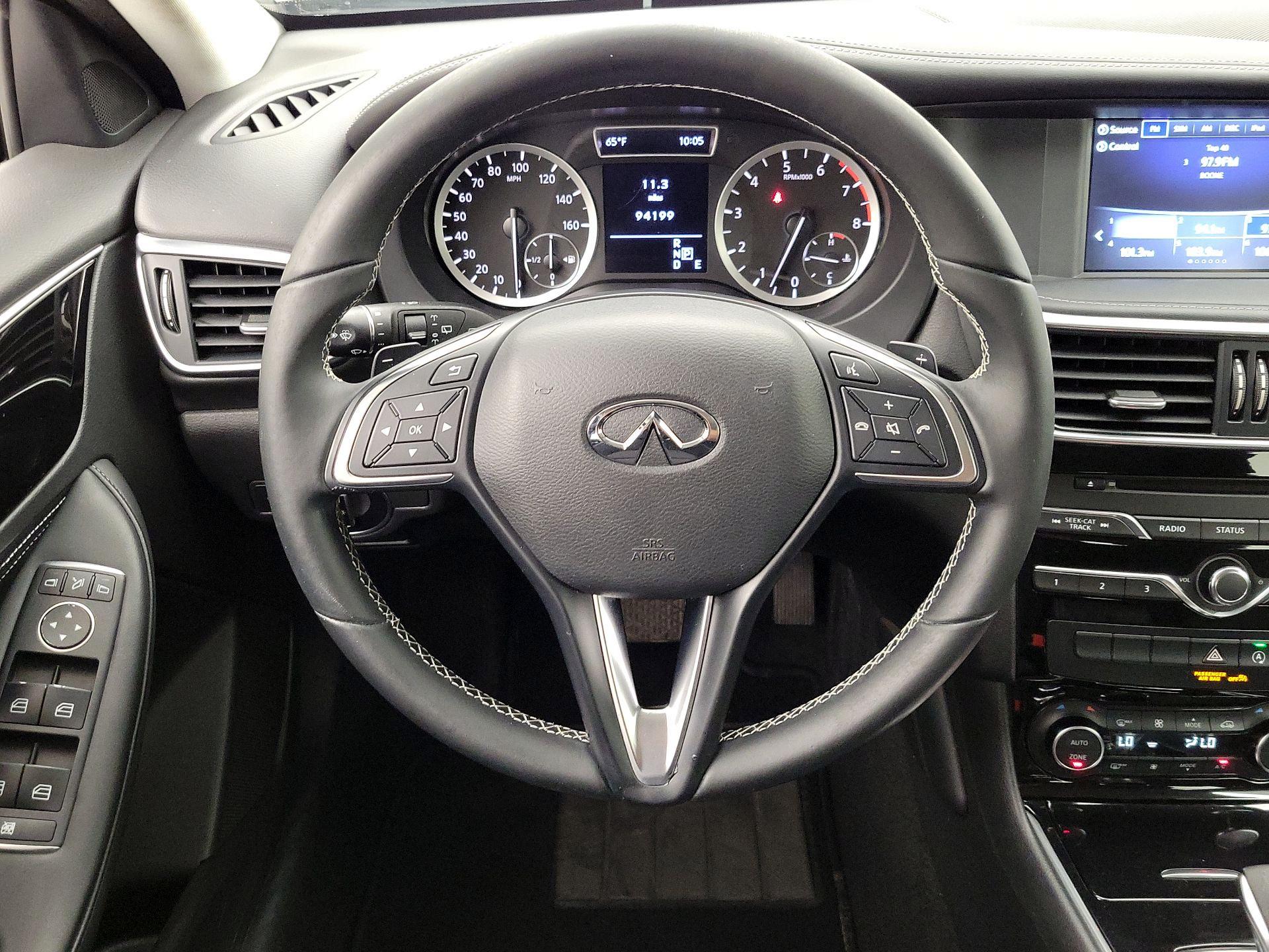 Thumbnail: 2017 INFINITI QX30 - 10
