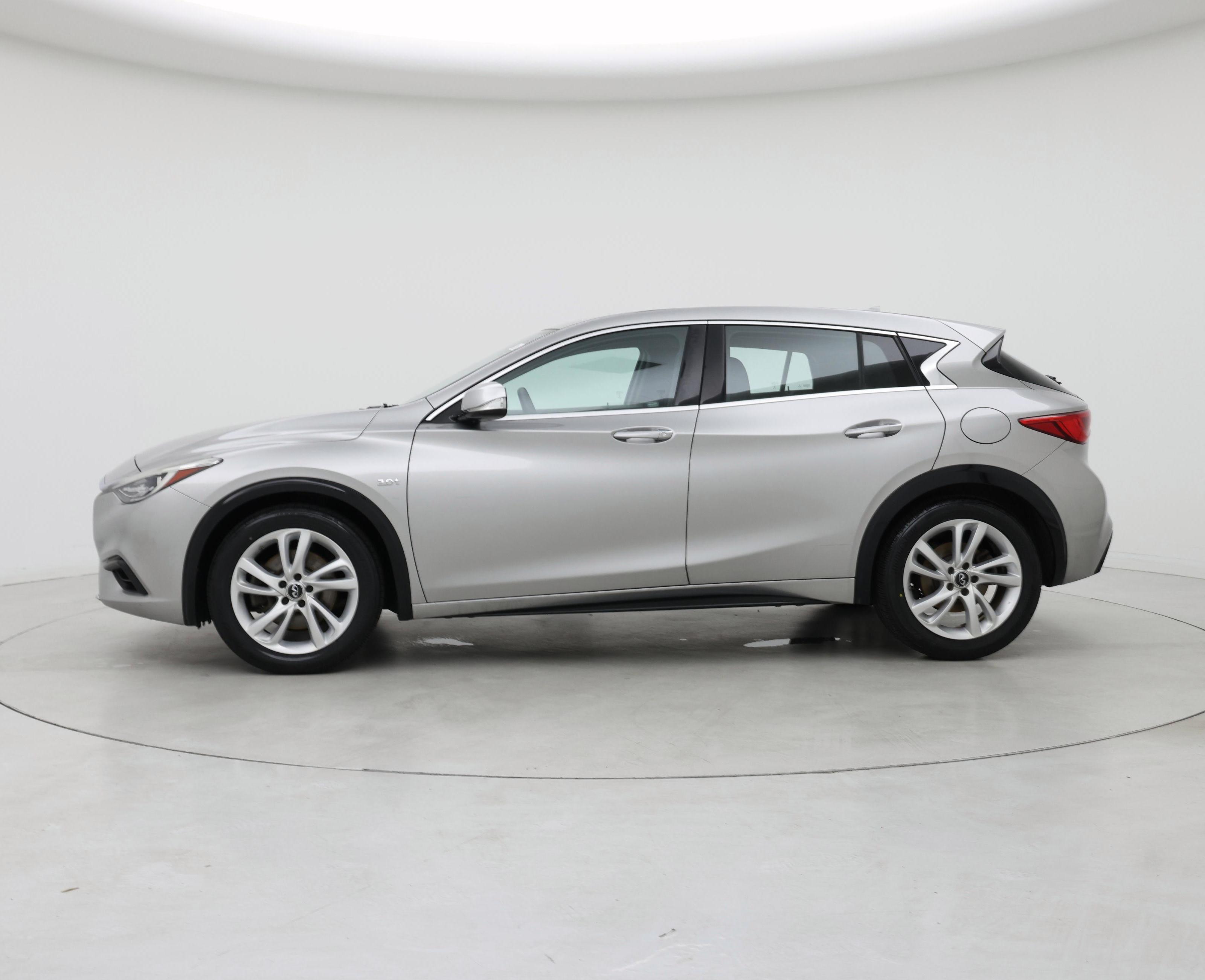 Thumbnail: 2017 INFINITI QX30 - 3
