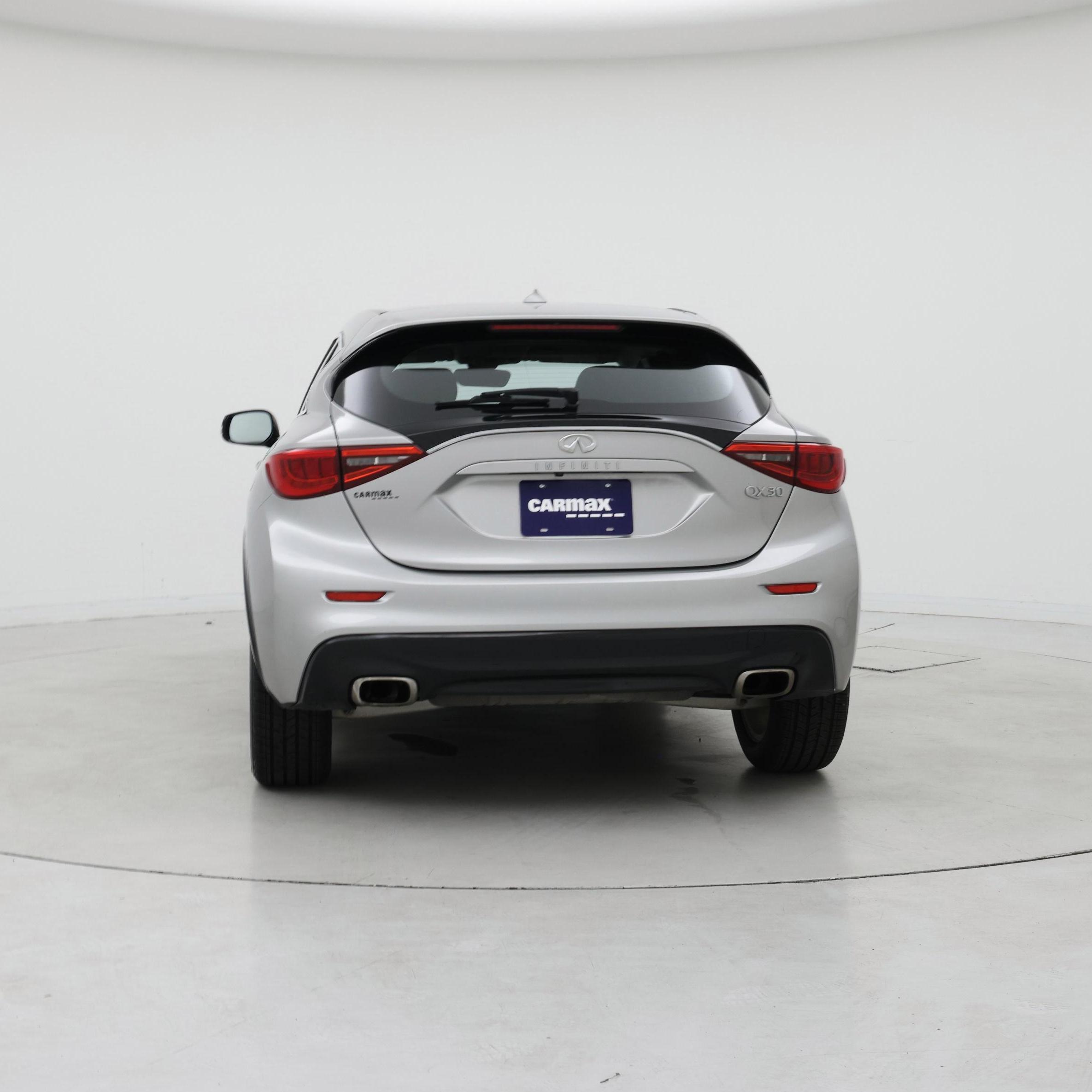 Thumbnail: 2017 INFINITI QX30 - 6