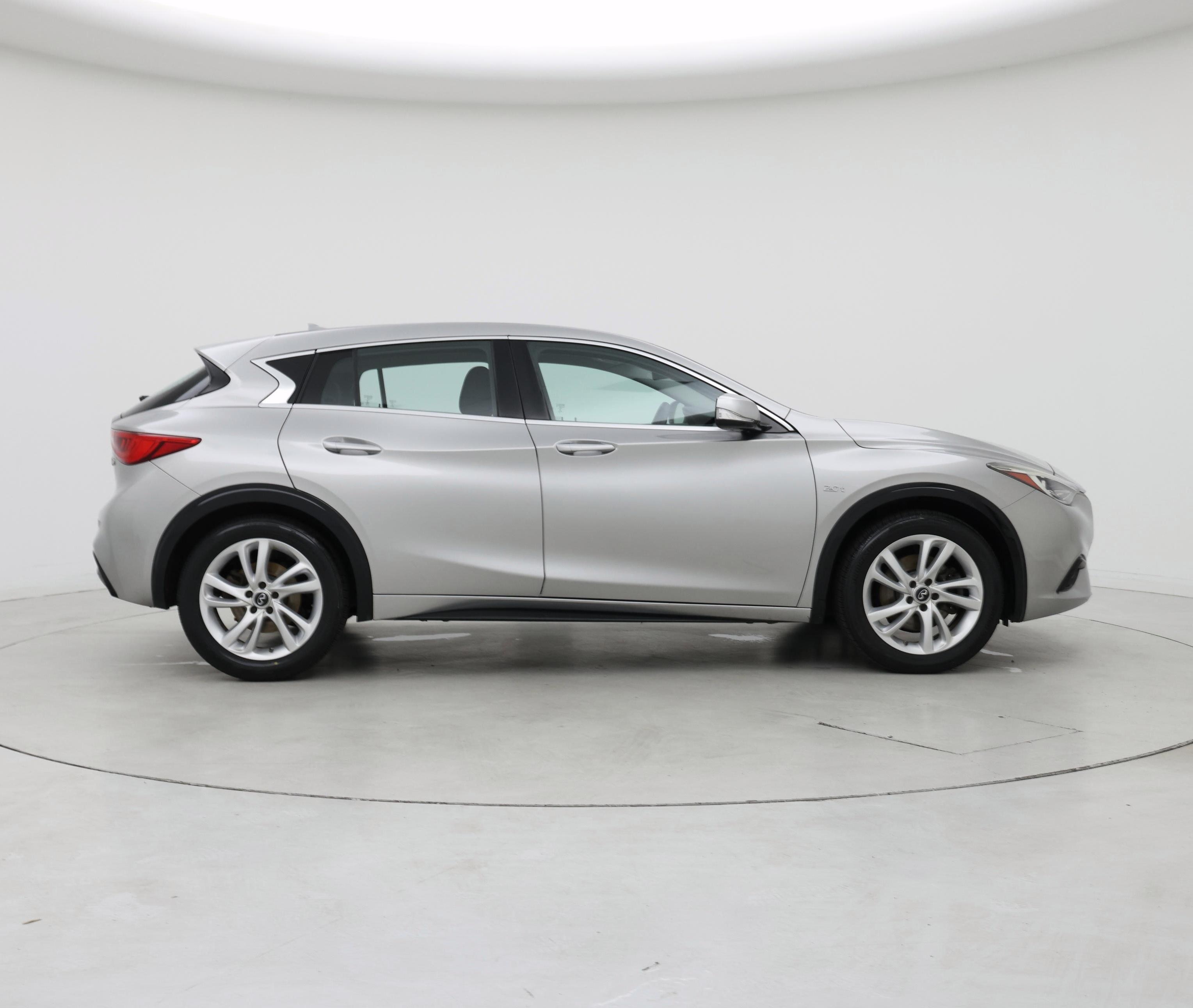 Thumbnail: 2017 INFINITI QX30 - 7