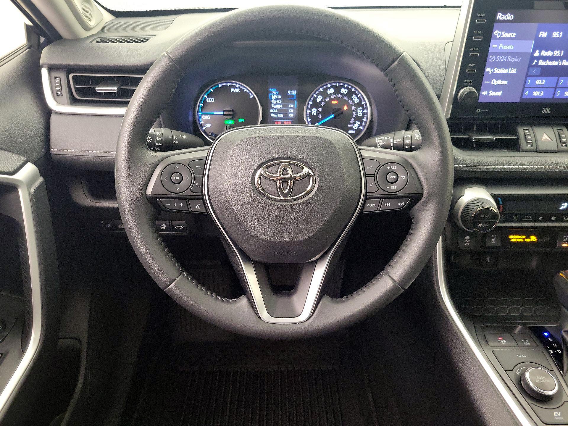 Thumbnail: 2022 Toyota RAV4 - 10