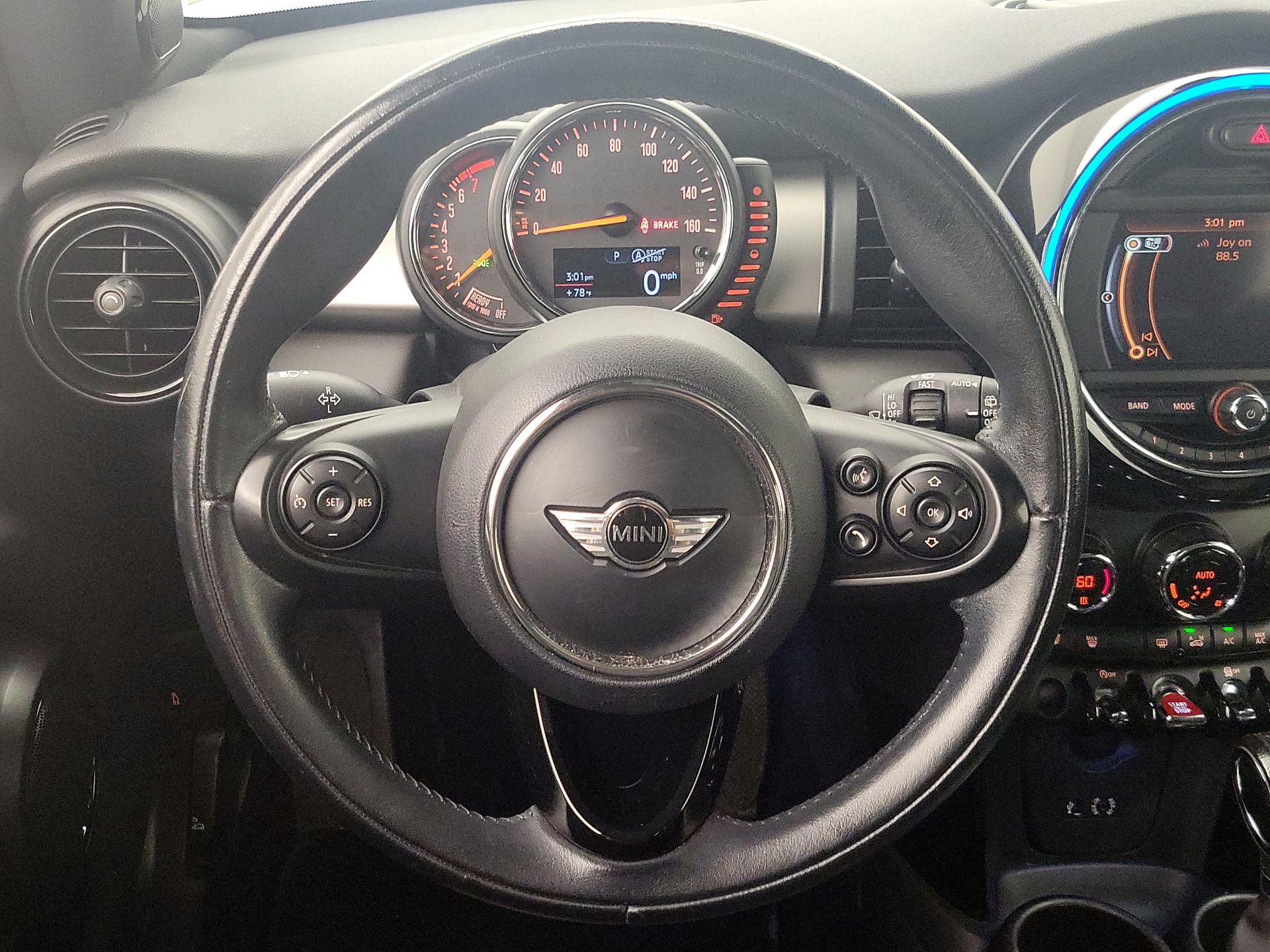 Thumbnail: 2015 MINI Cooper Hardtop - 10