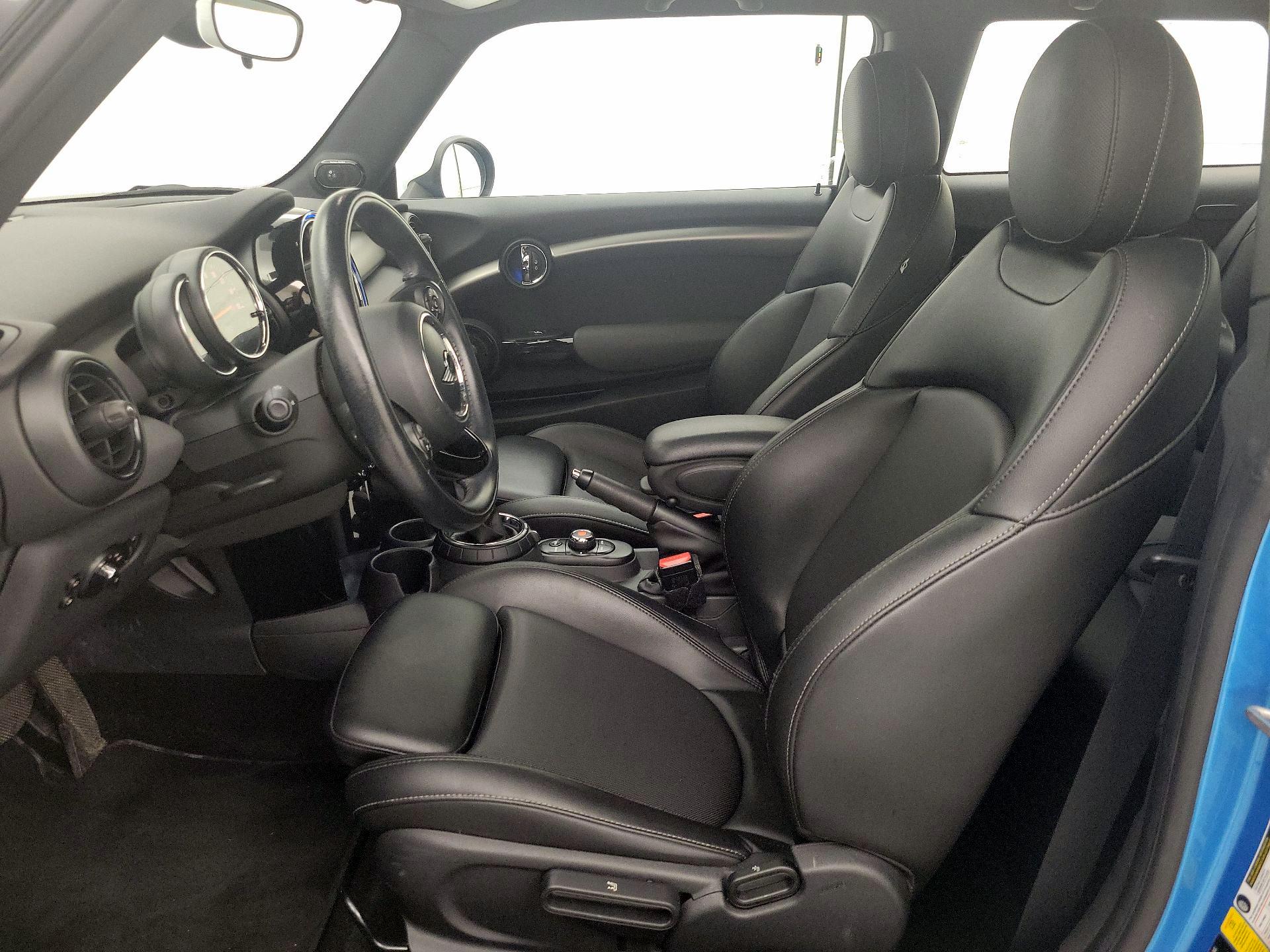 Thumbnail: 2015 MINI Cooper Hardtop - 11