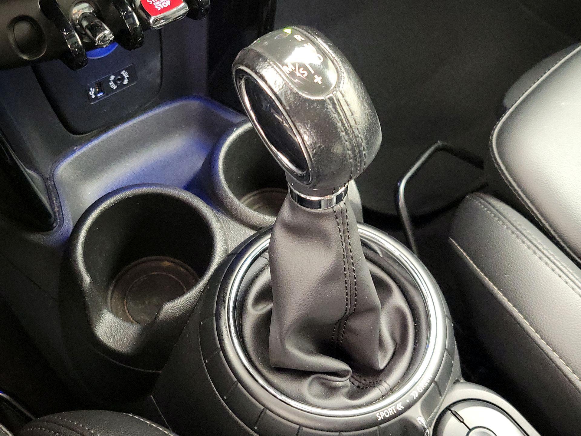 Thumbnail: 2015 MINI Cooper Hardtop - 16
