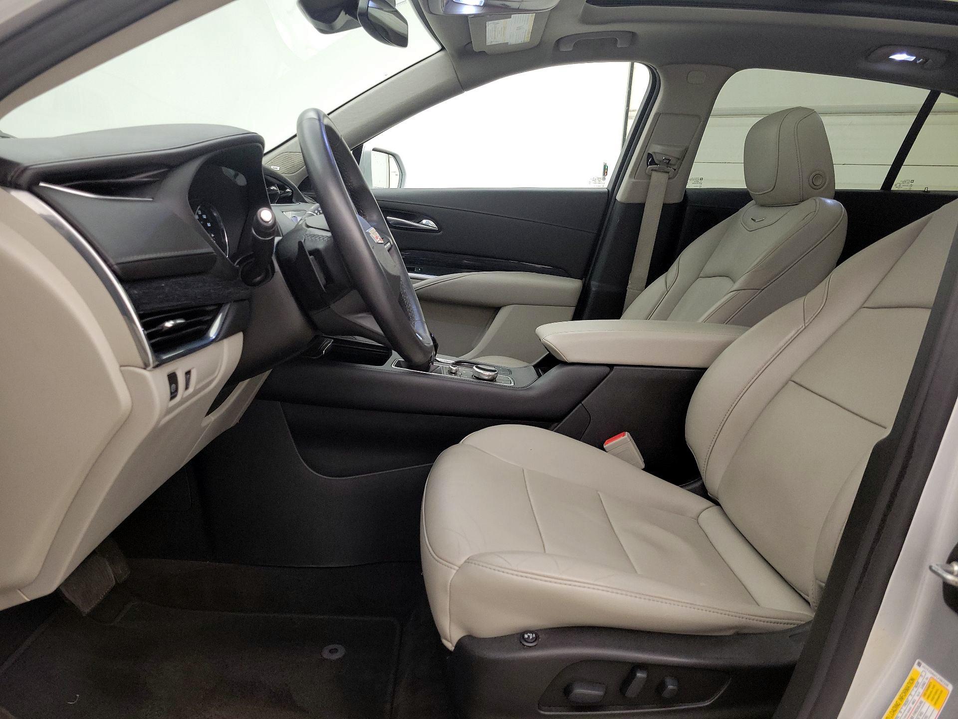 Thumbnail: 2020 Cadillac XT4 - 11