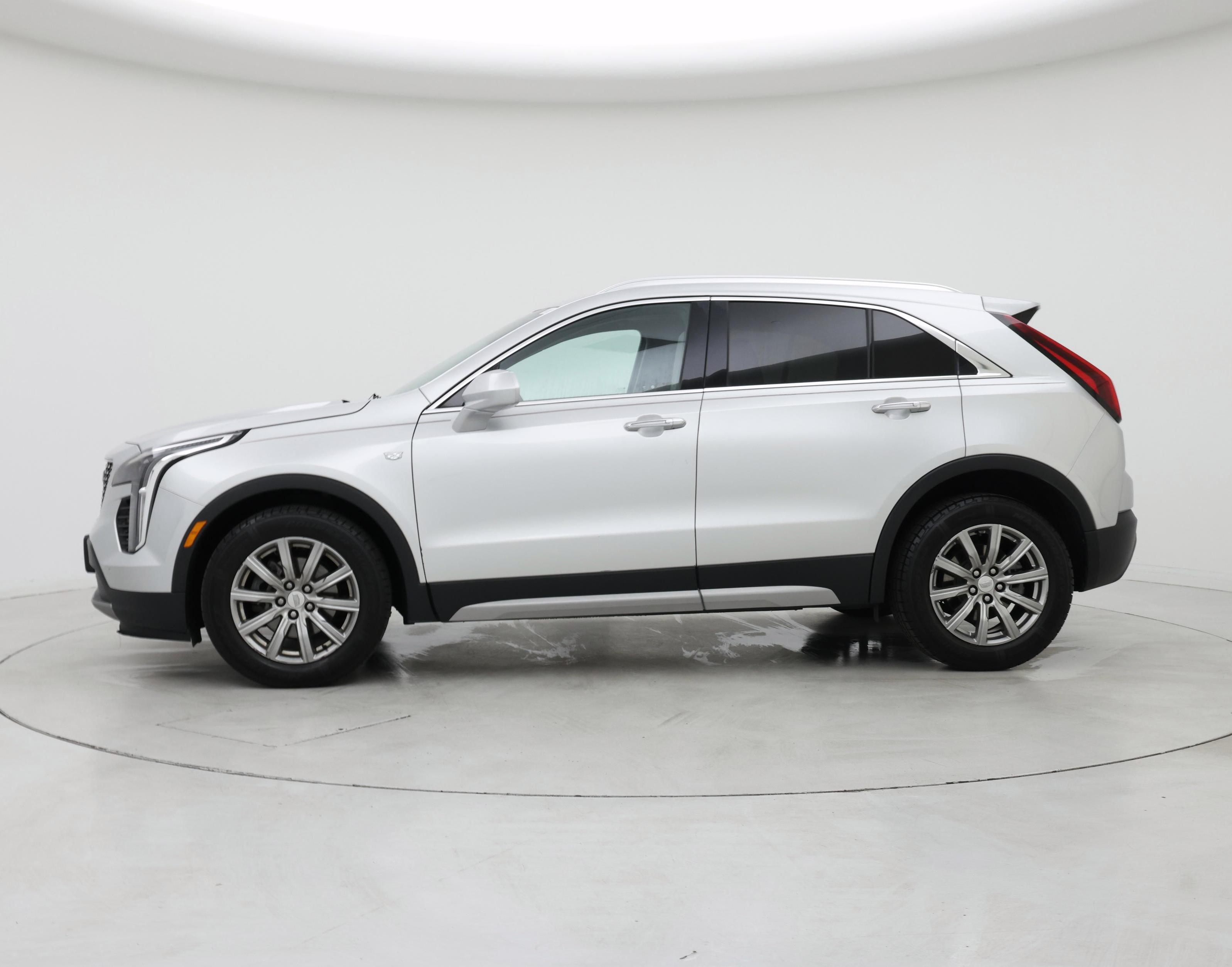 Thumbnail: 2020 Cadillac XT4 - 3