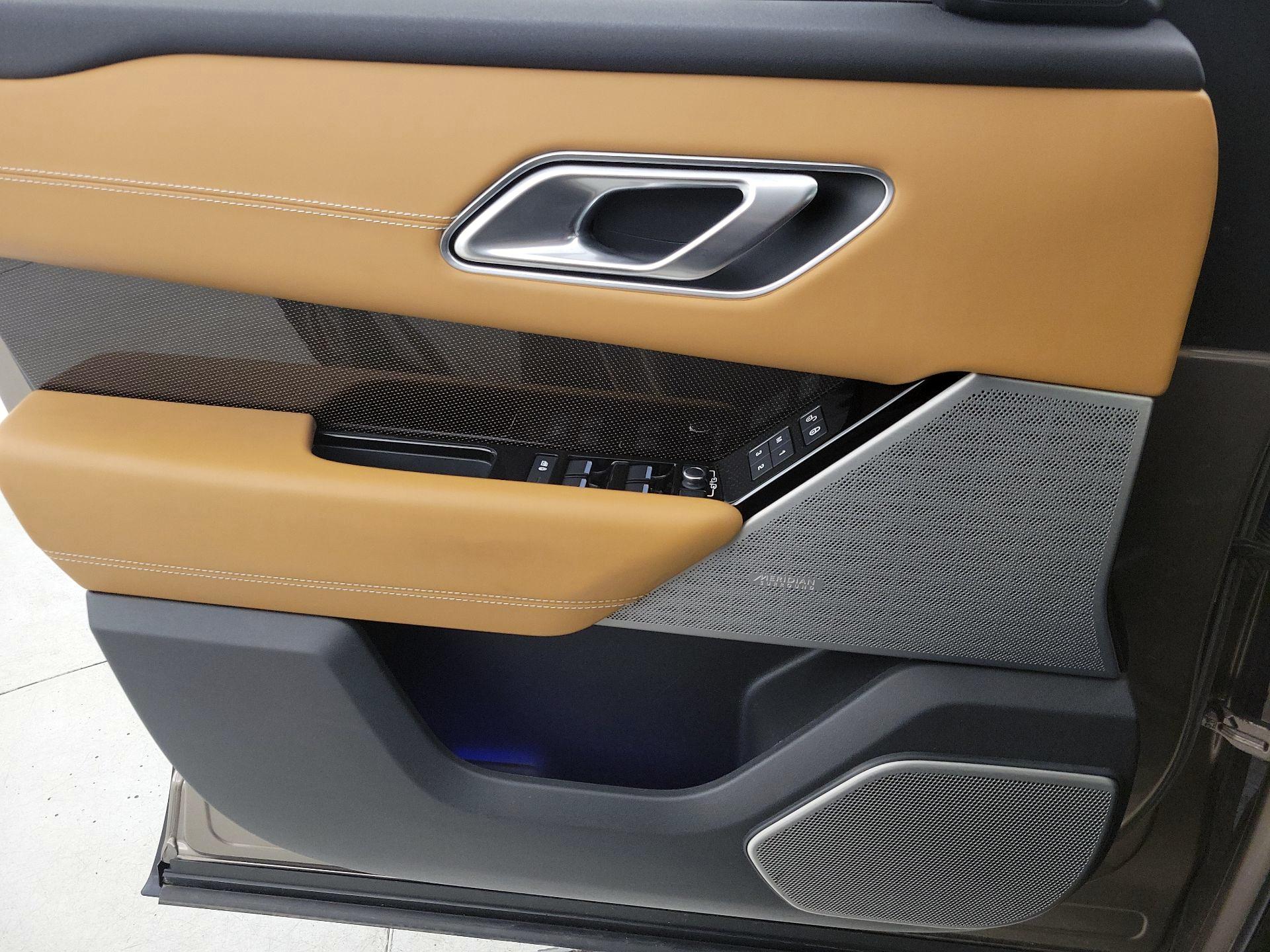 Thumbnail: 2018 Land Rover Range Rover Velar - 12