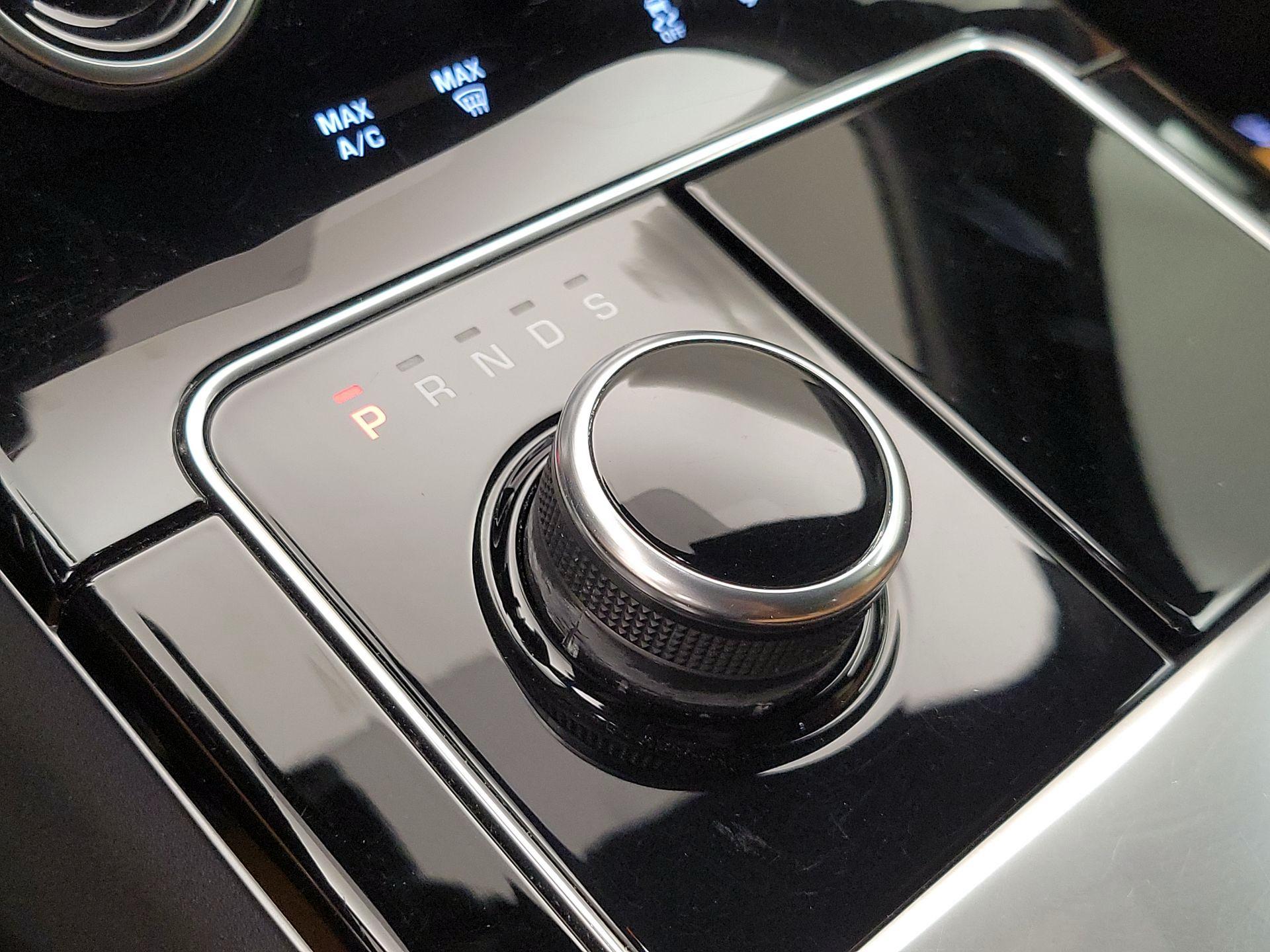Thumbnail: 2018 Land Rover Range Rover Velar - 18