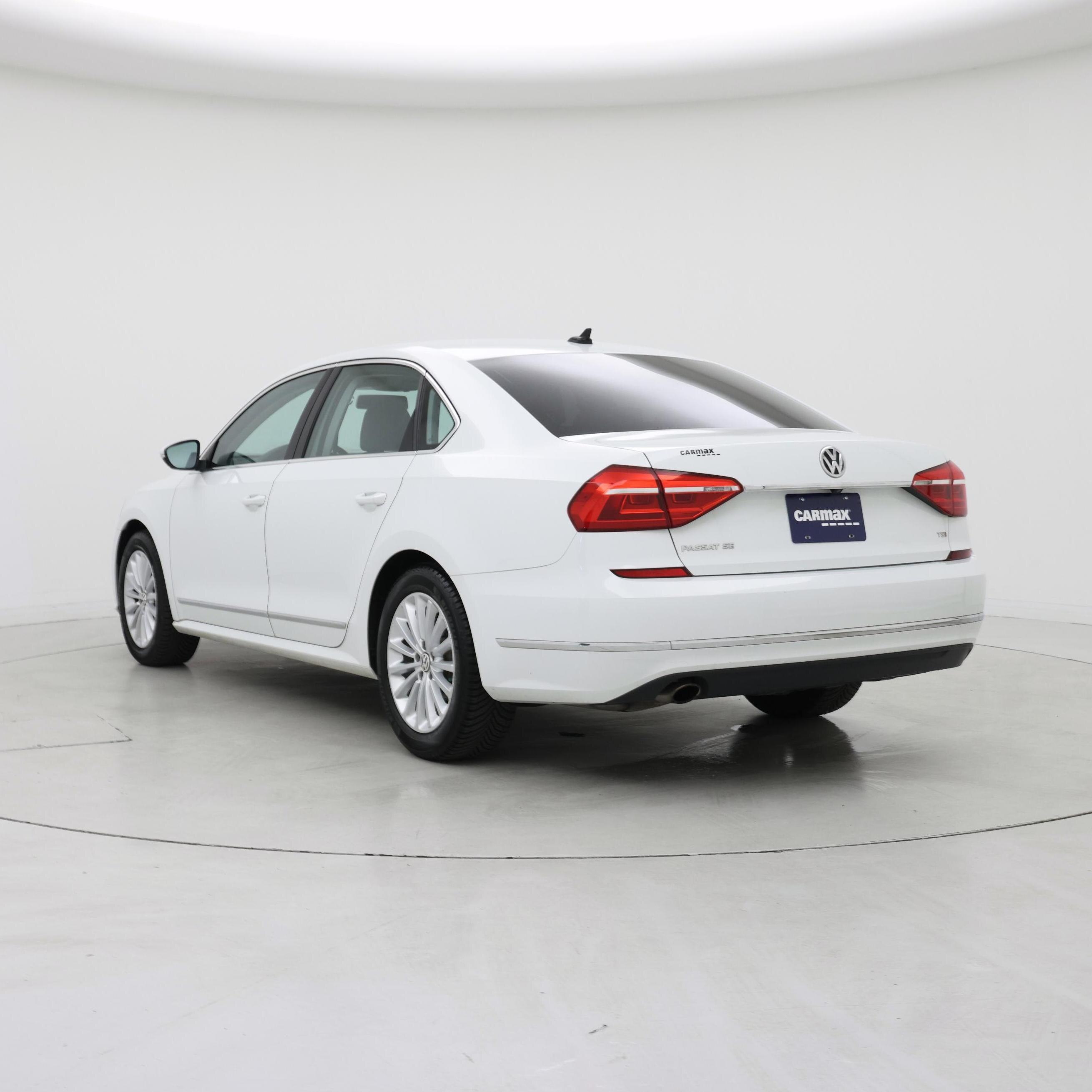 Thumbnail: 2016 Volkswagen Passat - 2