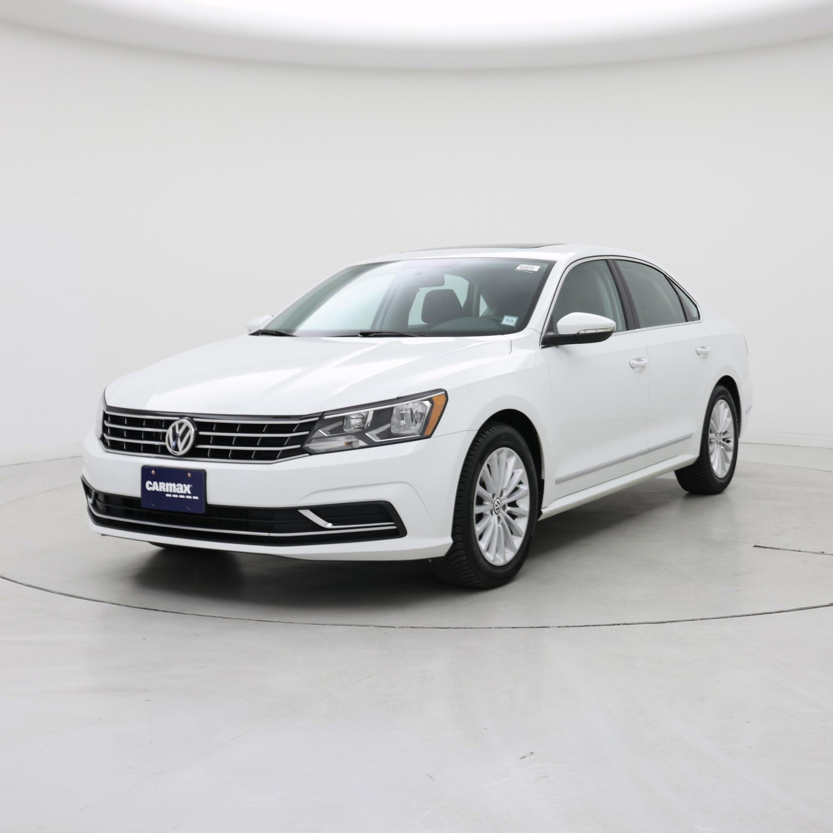 Thumbnail: 2016 Volkswagen Passat - 4