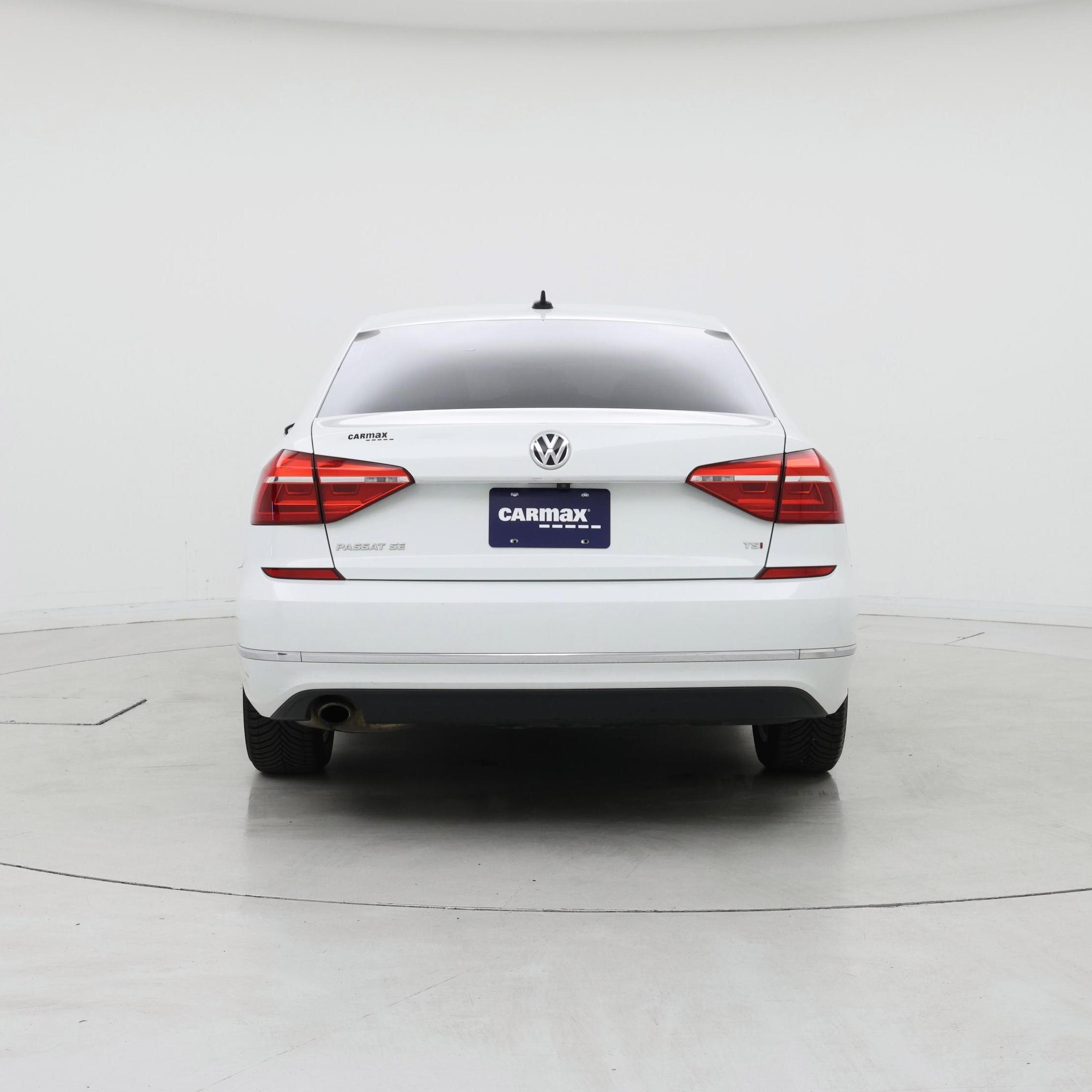 Thumbnail: 2016 Volkswagen Passat - 6