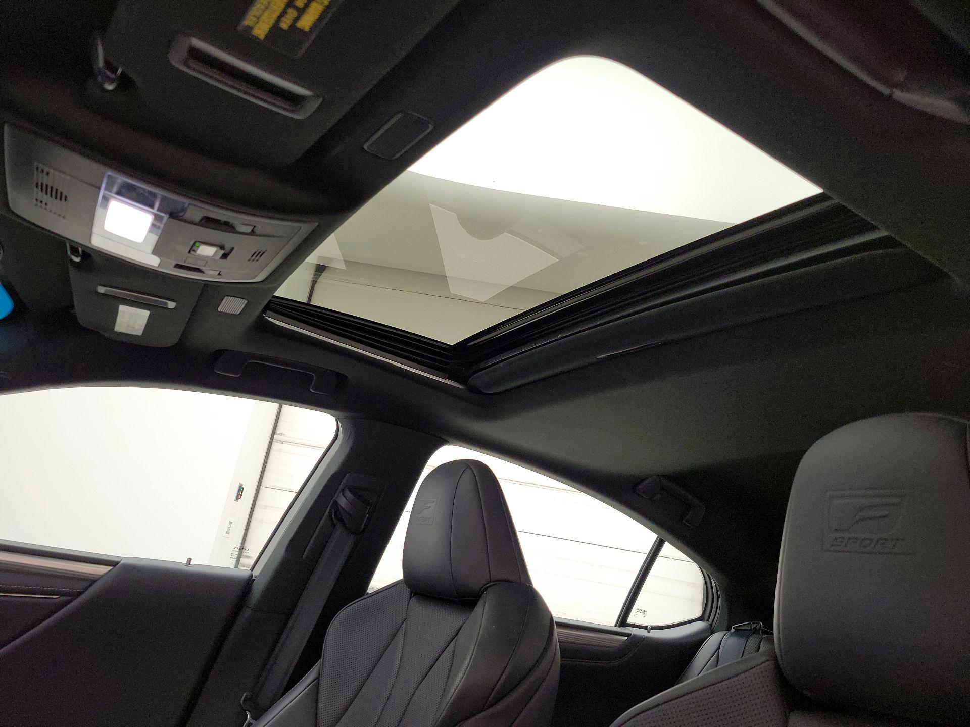 Thumbnail: 2019 Lexus ES - 20